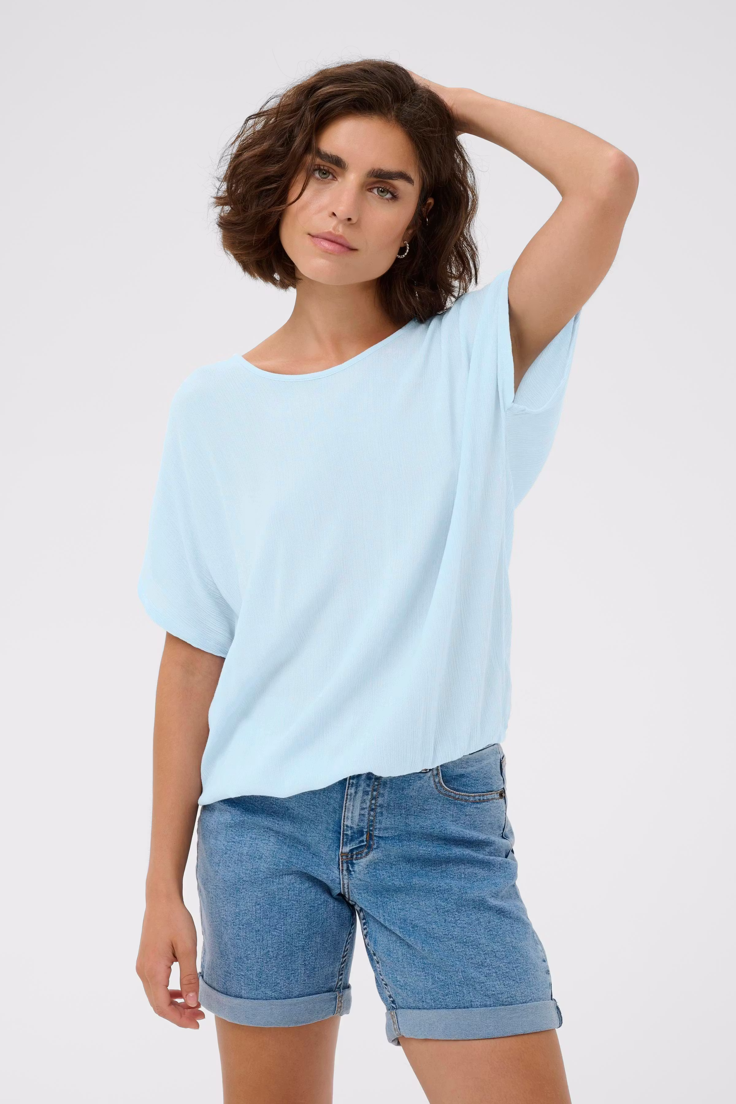 KAamber Blouse LOOKBOOK FRONT 10500781-144005