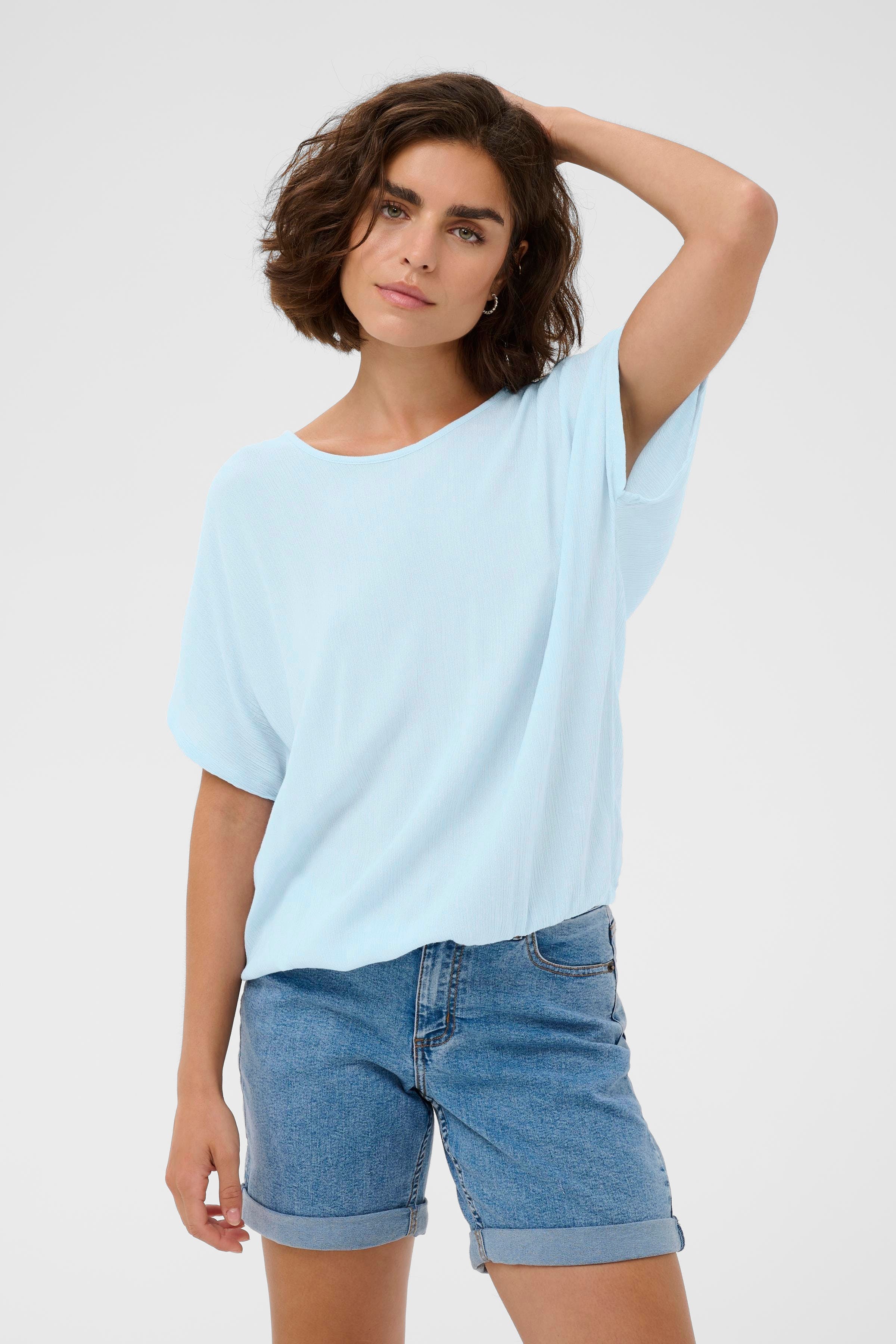 KAamber Blouse LOOKBOOK FRONT 10500781-144005