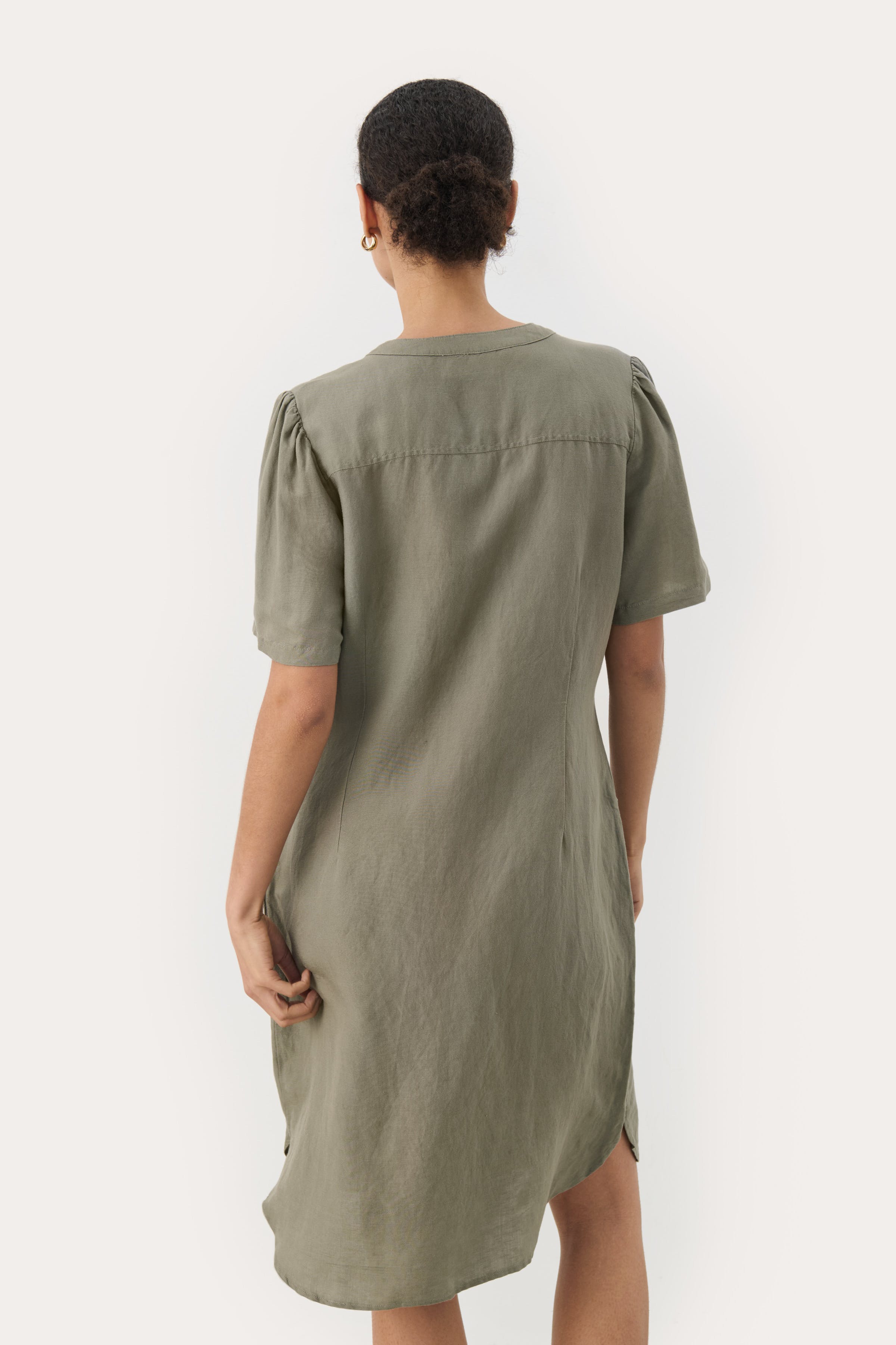 AminasePW Linen Dress LOOKBOOK BACK 30309571-170613