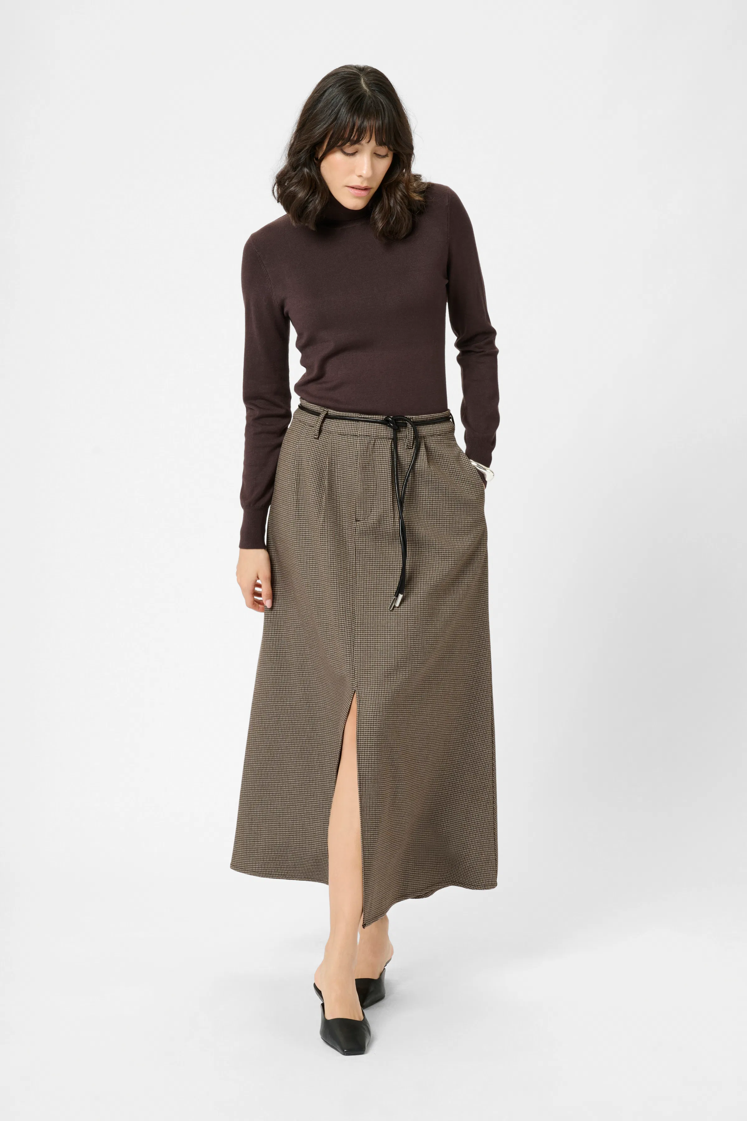KAelyah Skjørt LOOKBOOK FRONT 10510847-108548