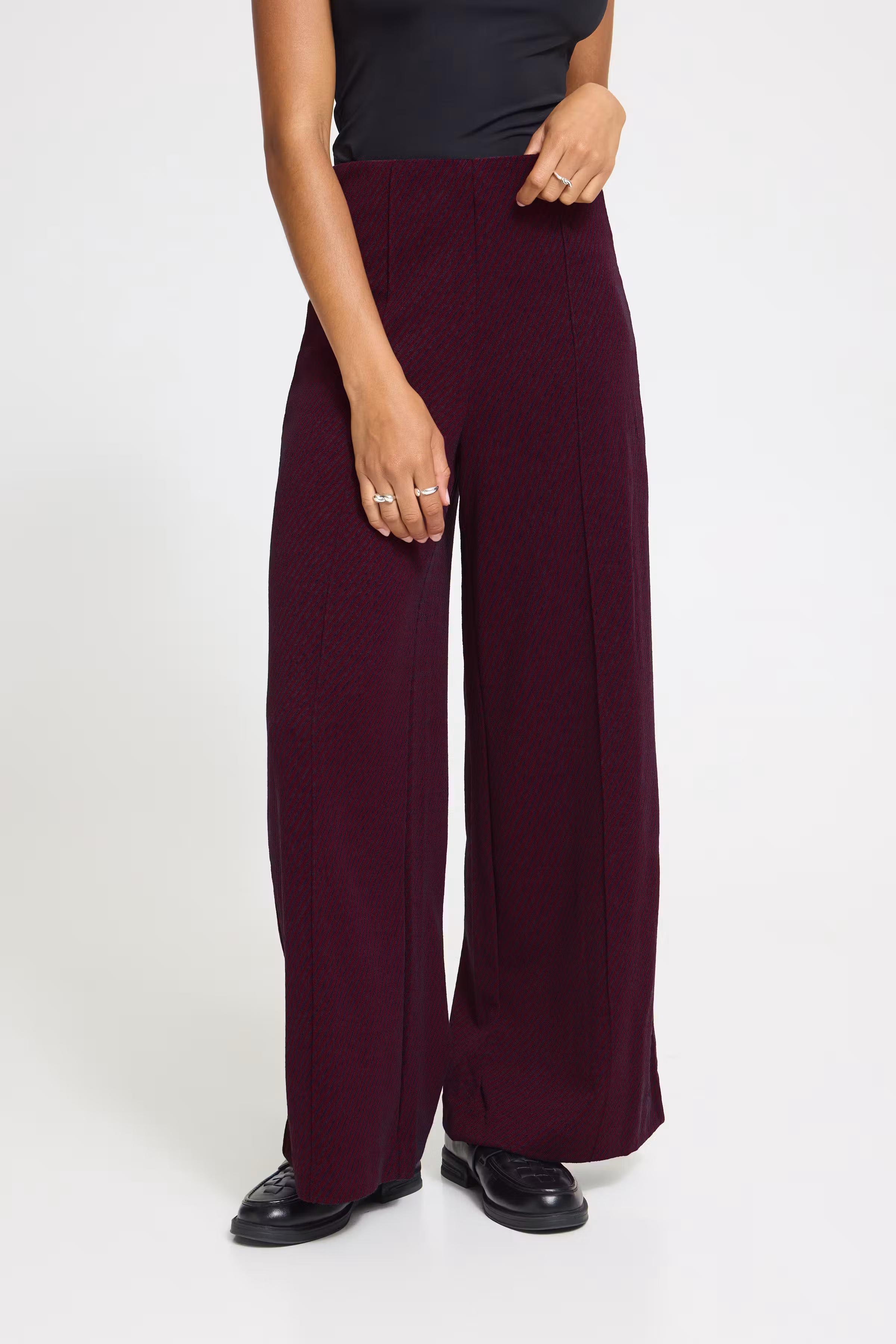 IHKATE Trousers LOOKBOOK FRONT 20125262-900009669