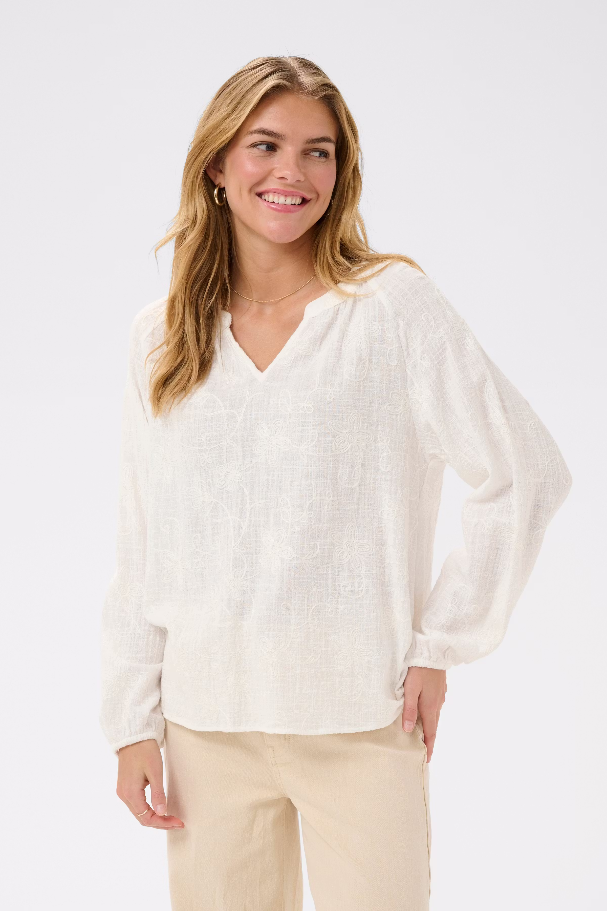 CRGem Blouse LOOKBOOK FRONT 10613121-110602