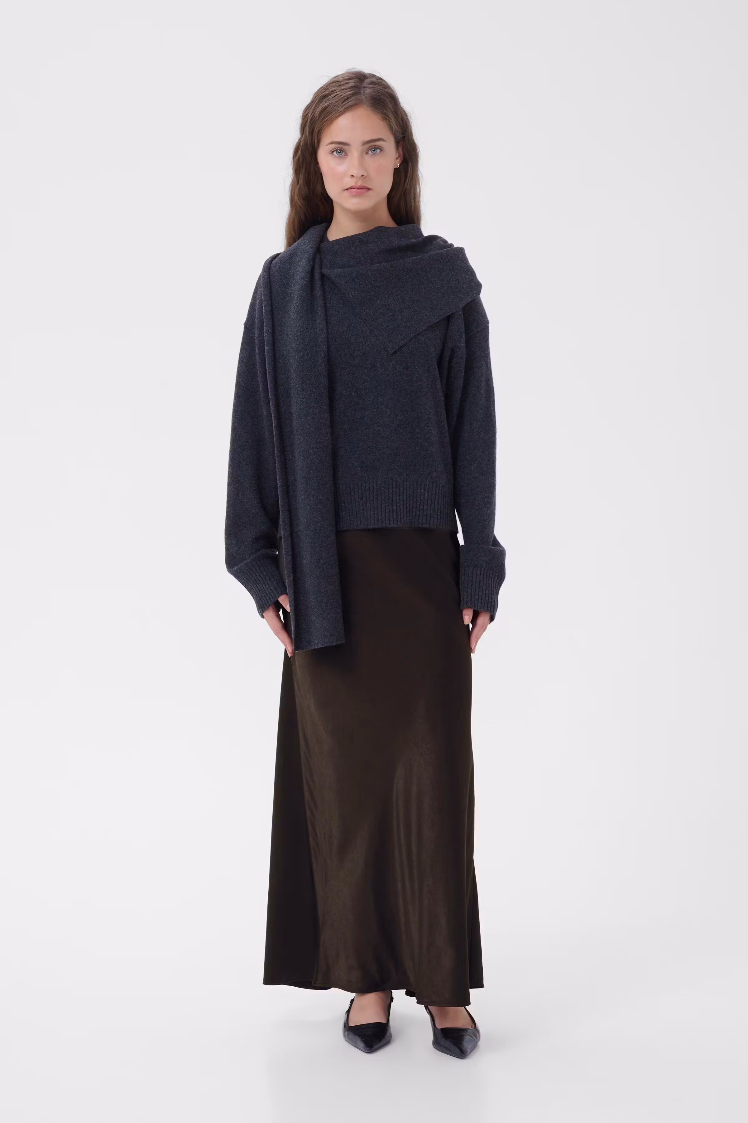 EstelleMW Satinsrock LOOKBOOK FRONT 10704820-191110