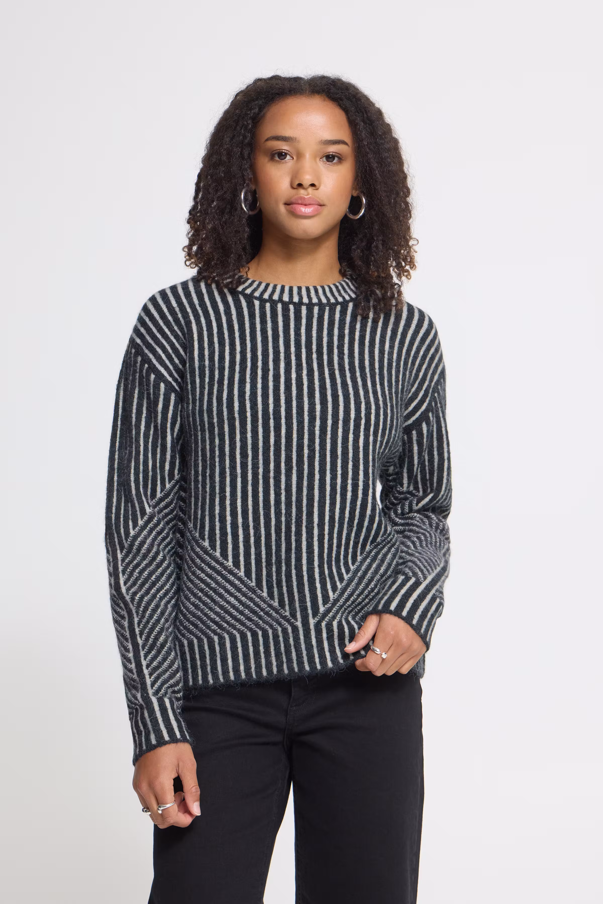 IHKAMARA Pullover LOOKBOOK FRONT 20126241-900008942