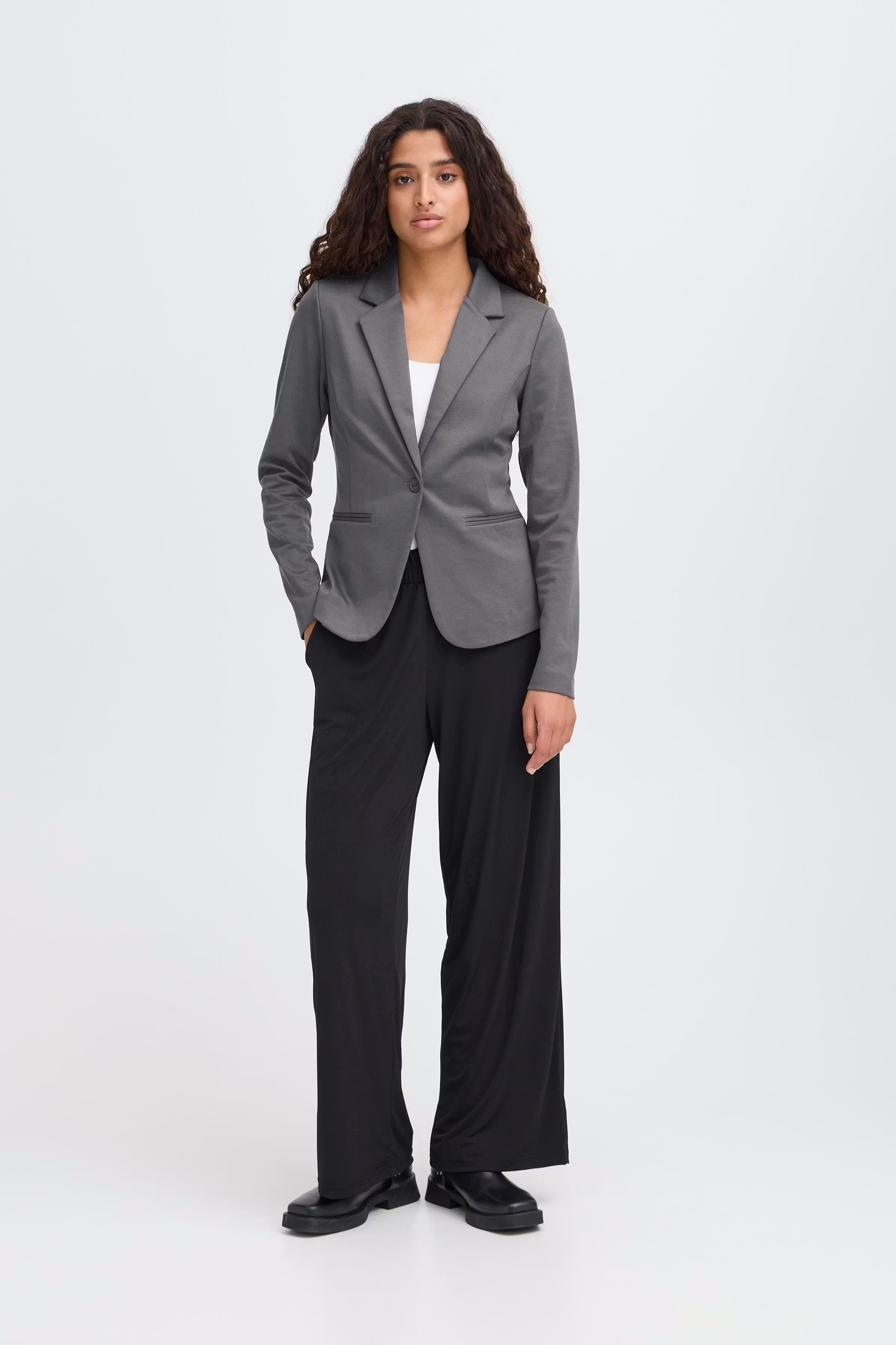 IHKATE Blazer LOOKBOOK FRONT 20101801-193907