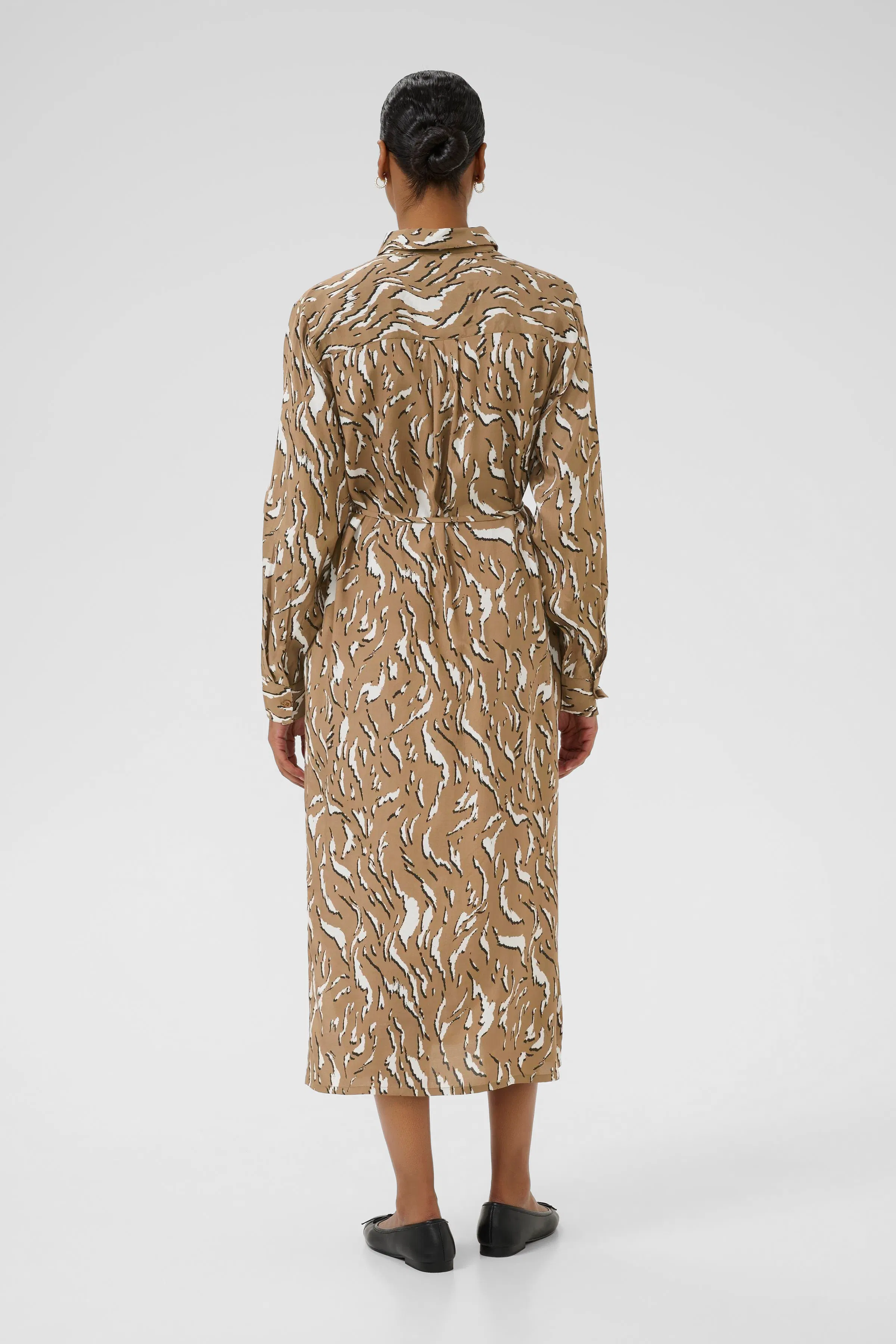 KAmille Kjole LOOKBOOK BACK 10510518-108184