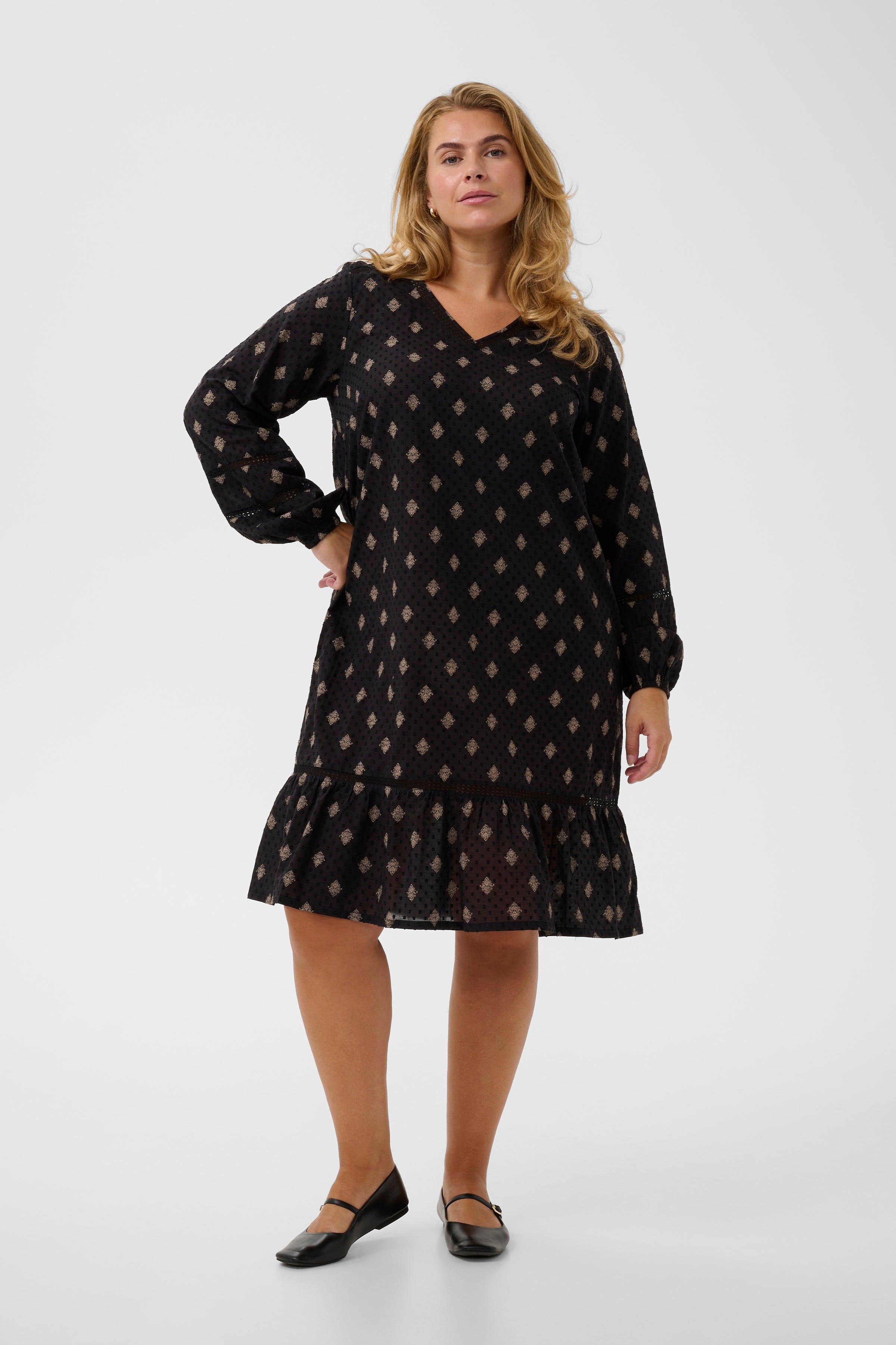 KCwily Dress LOOKBOOK FRONT 10584246-109501