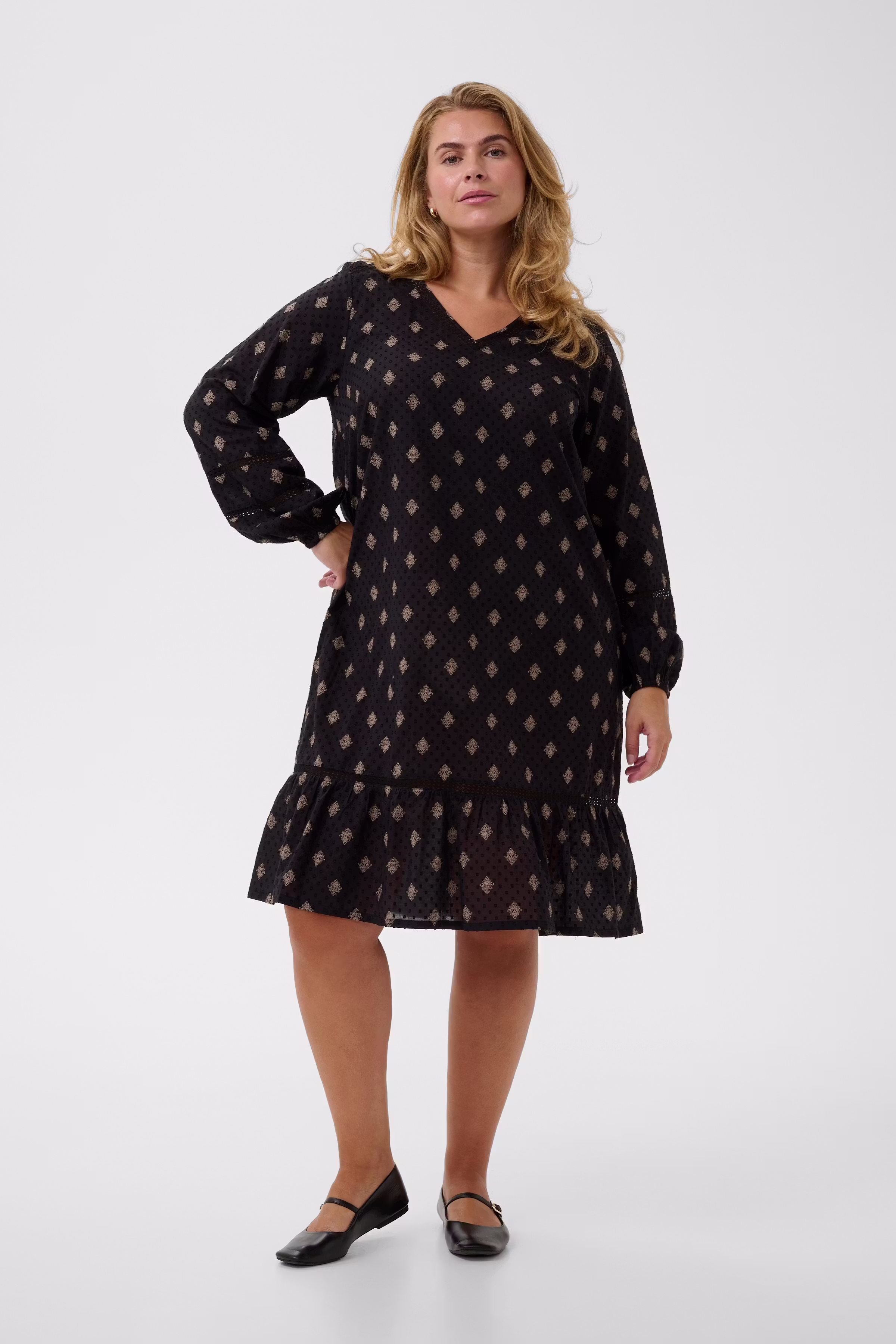 KCwily Dress LOOKBOOK FRONT 10584246-109501