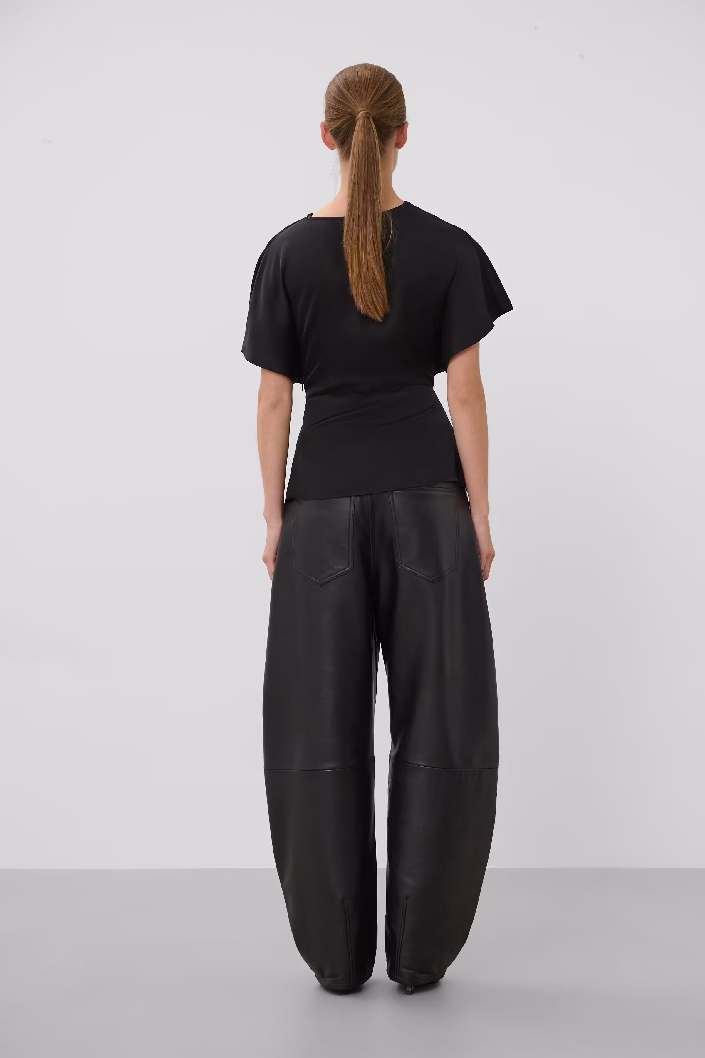 SLEvilia Blouse LOOKBOOK BACK 30410201-194008