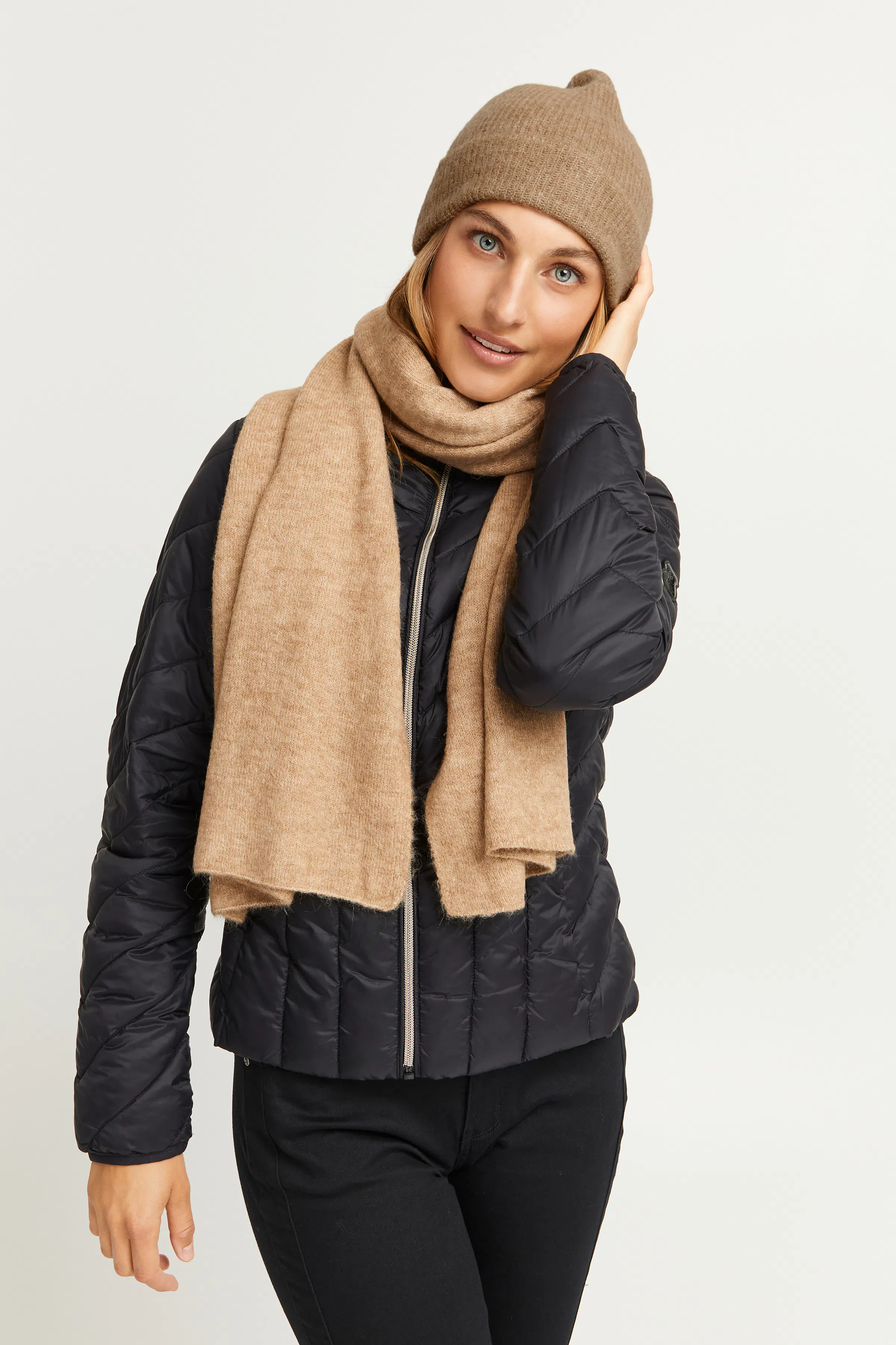 FRSANDY Hatt LOOKBOOK FRONT 20611063-1612121