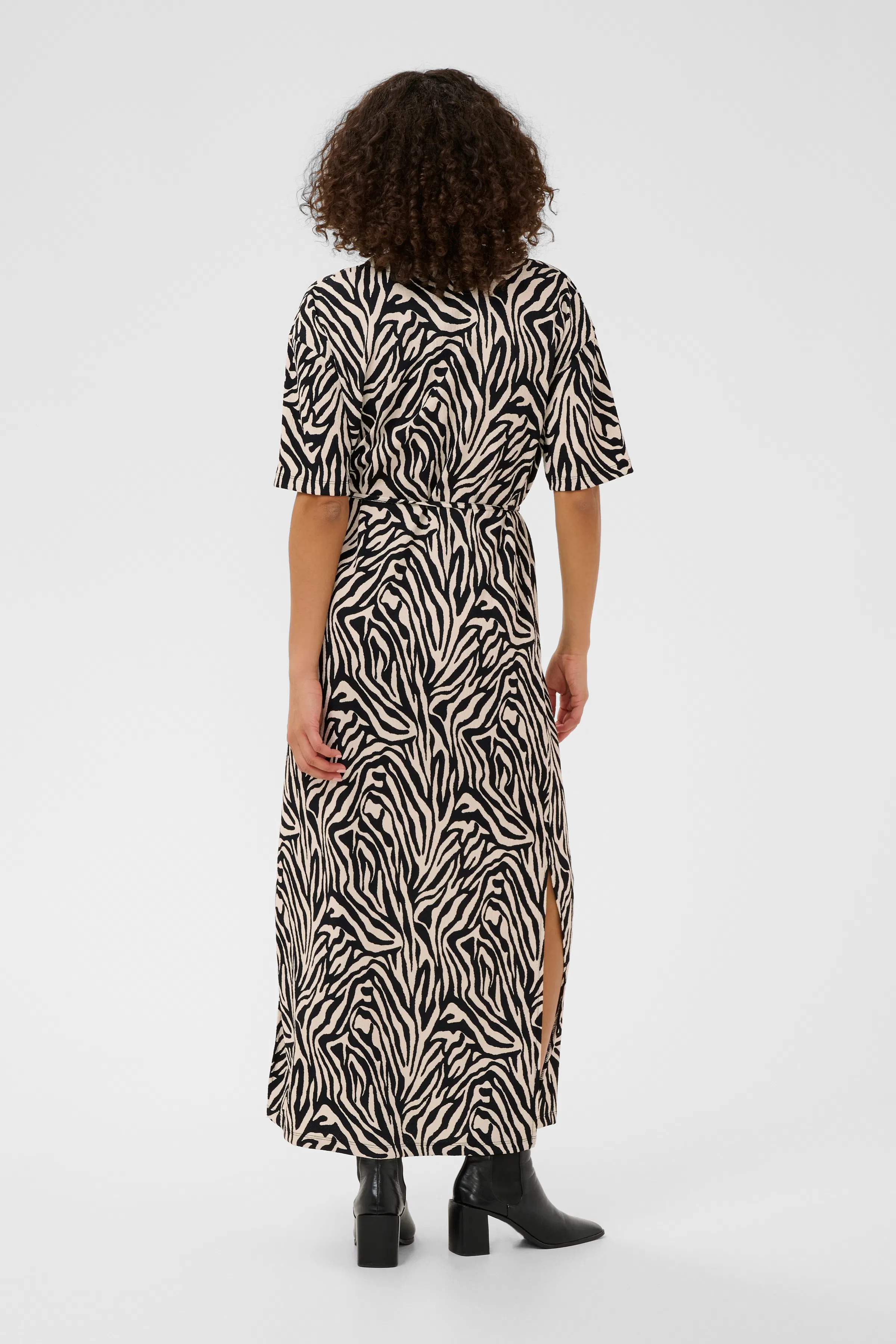 KAivanna Kjole LOOKBOOK BACK 10509781-107295