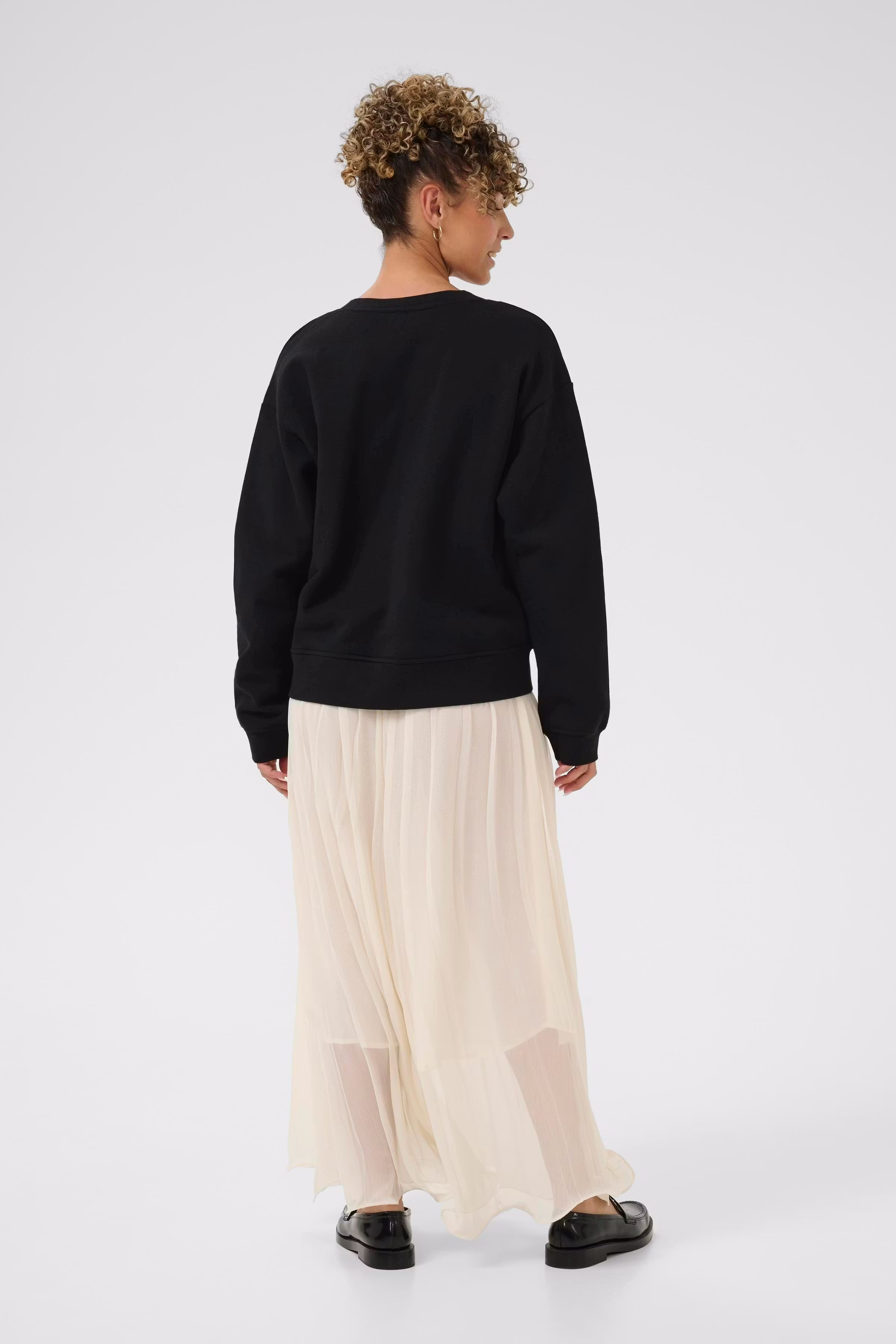 CREdith Sweatshirt LOOKBOOK BACK 10614576-100120