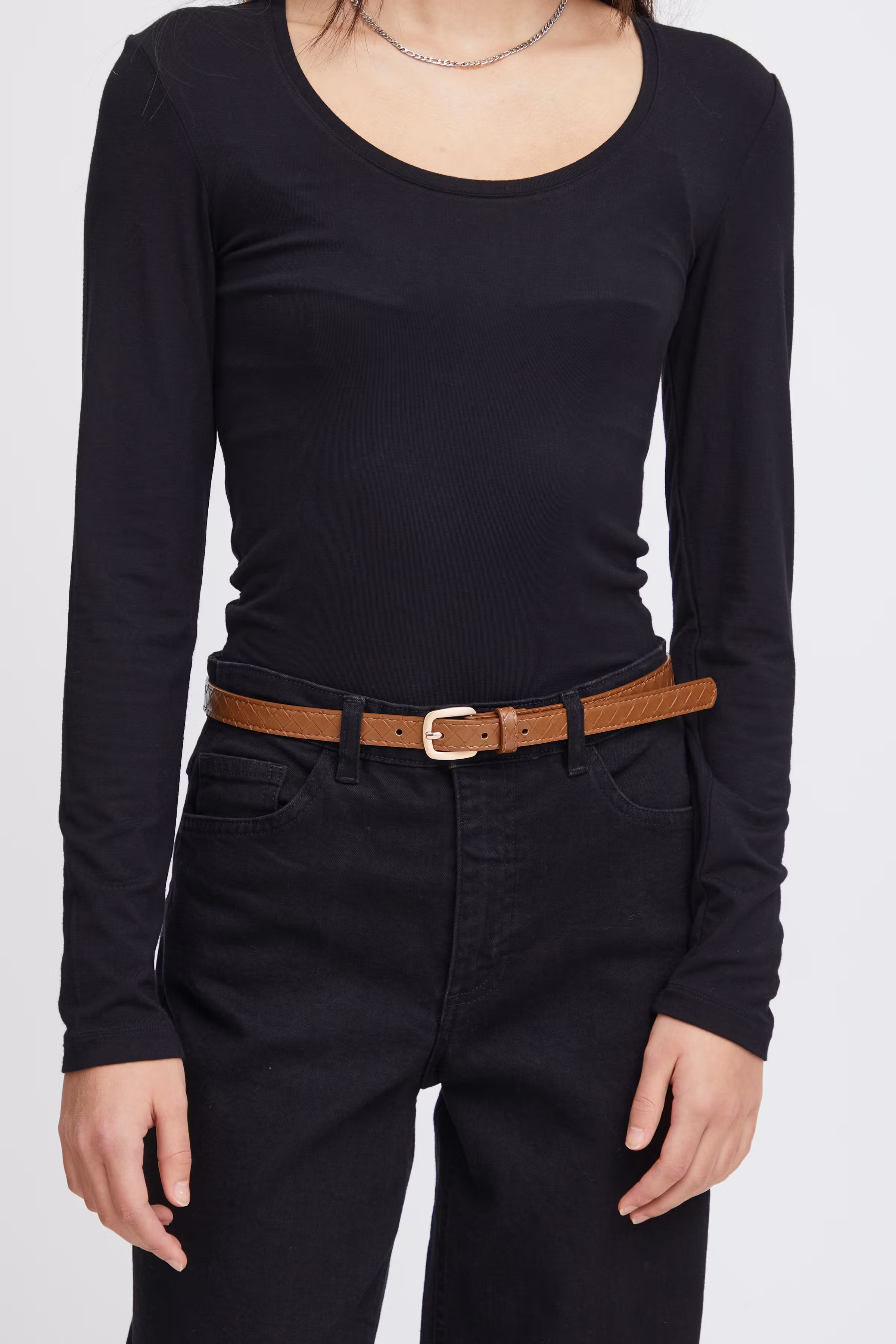 IAOZZY Belt LOOKBOOK FRONT 20120535-181421