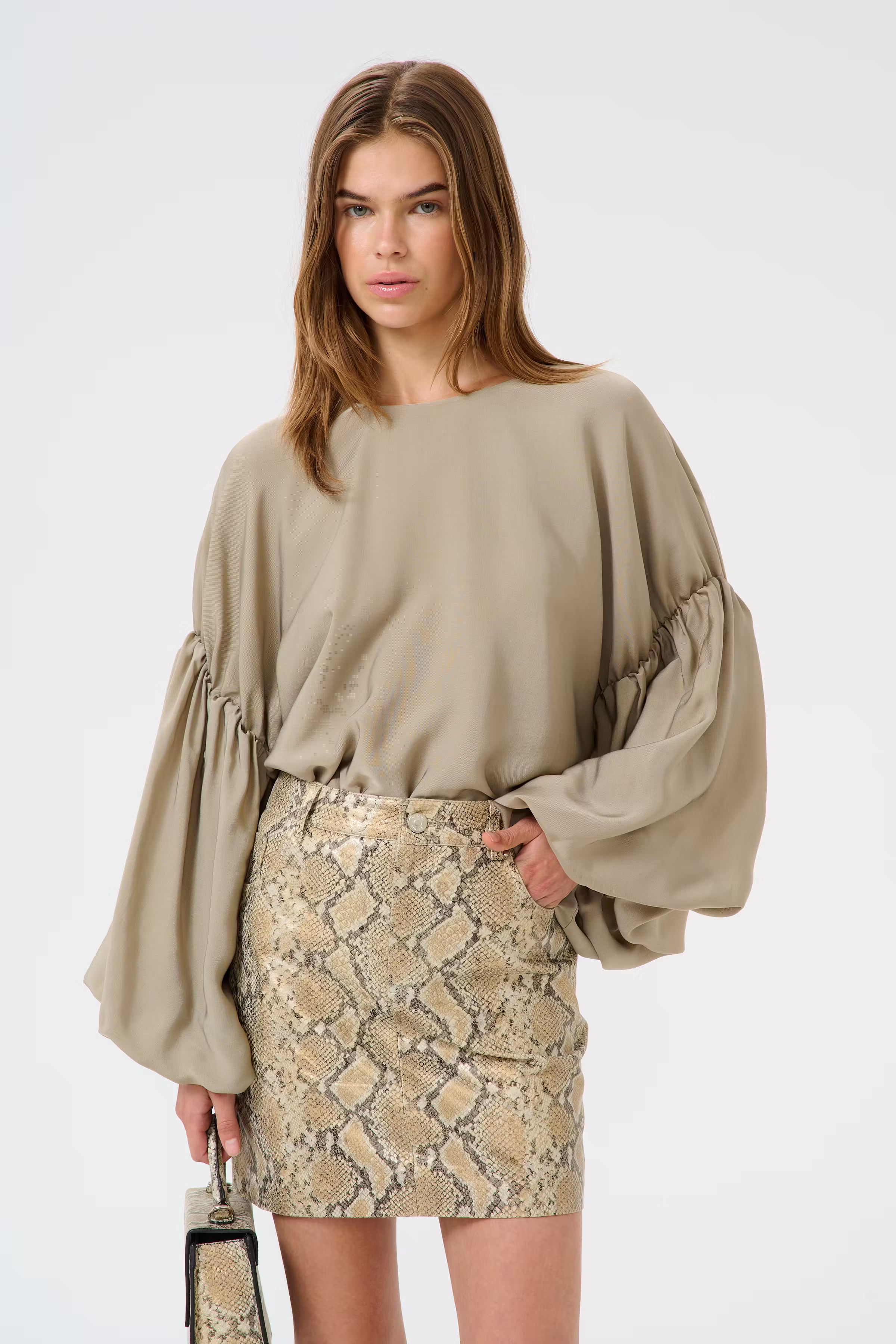 GZmalloon Blouse LOOKBOOK FRONT 10910214-170510