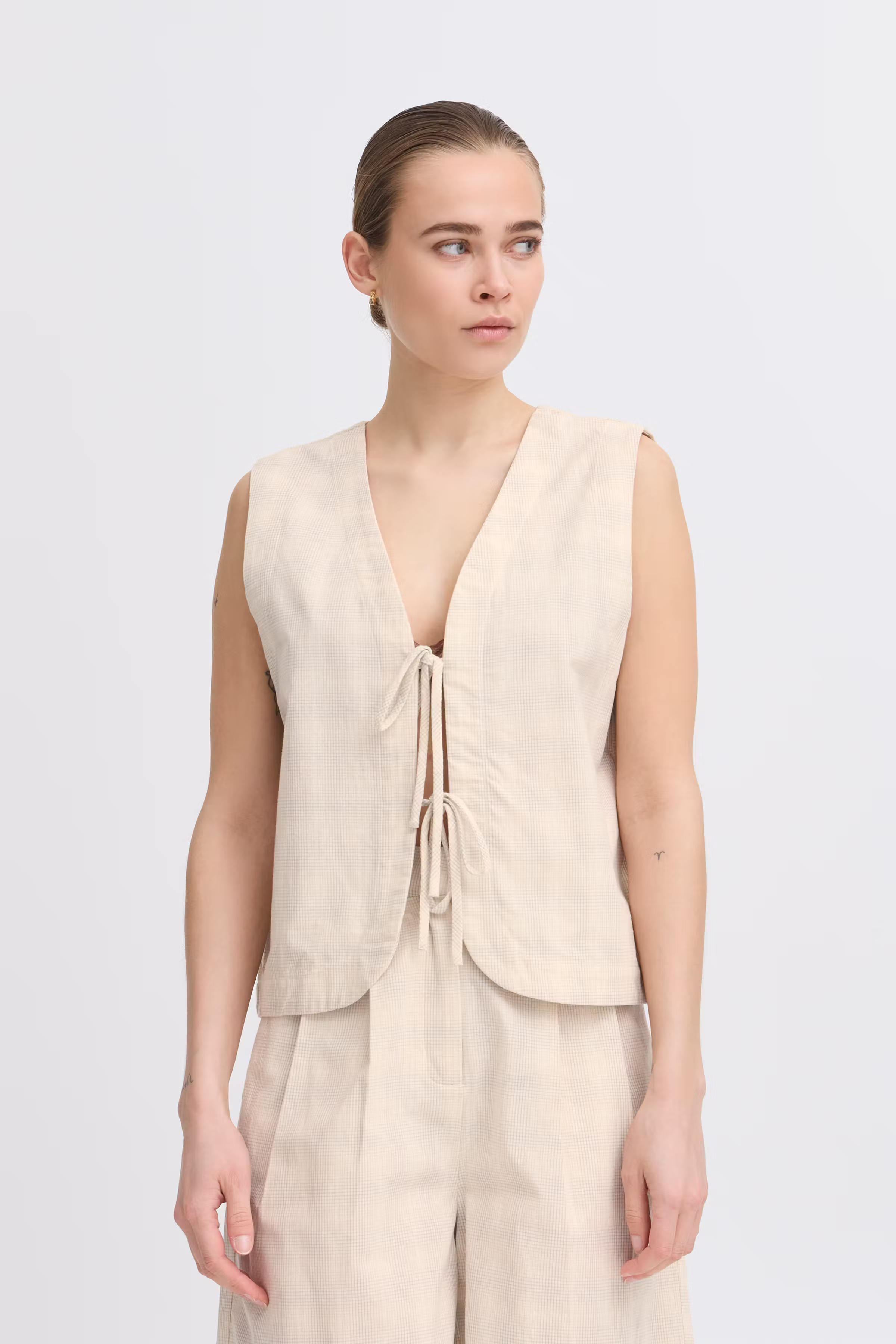 IHSAFFRON Top LOOKBOOK FRONT 20123220-130905