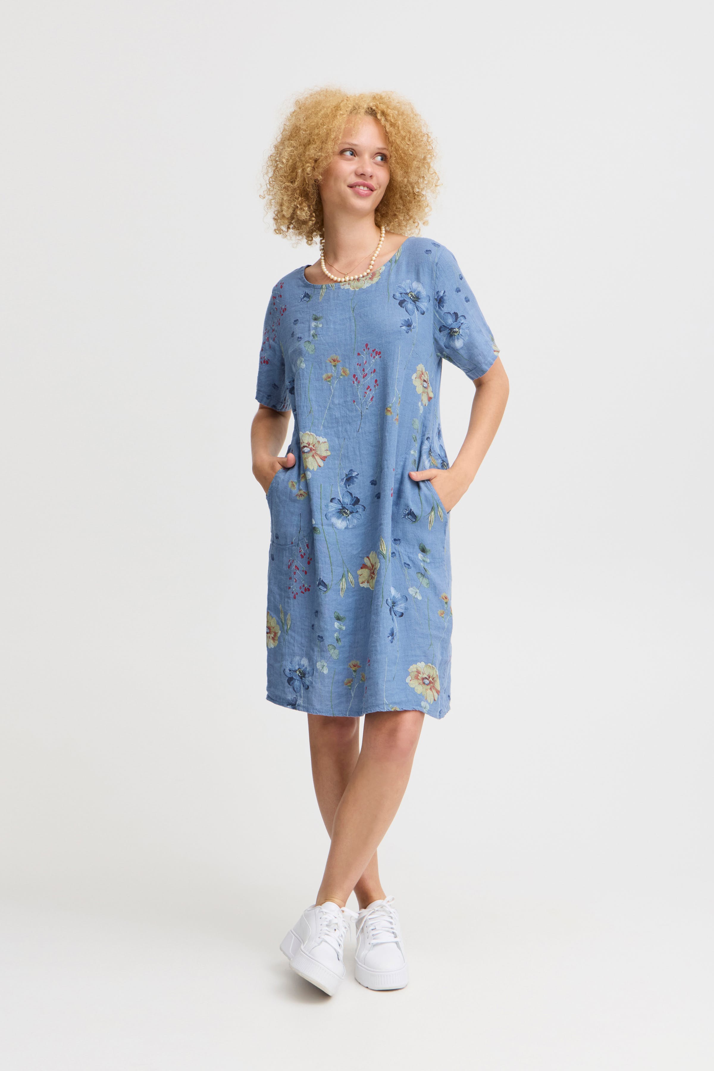 Kjole LOOKBOOK FRONT 22100648-164023