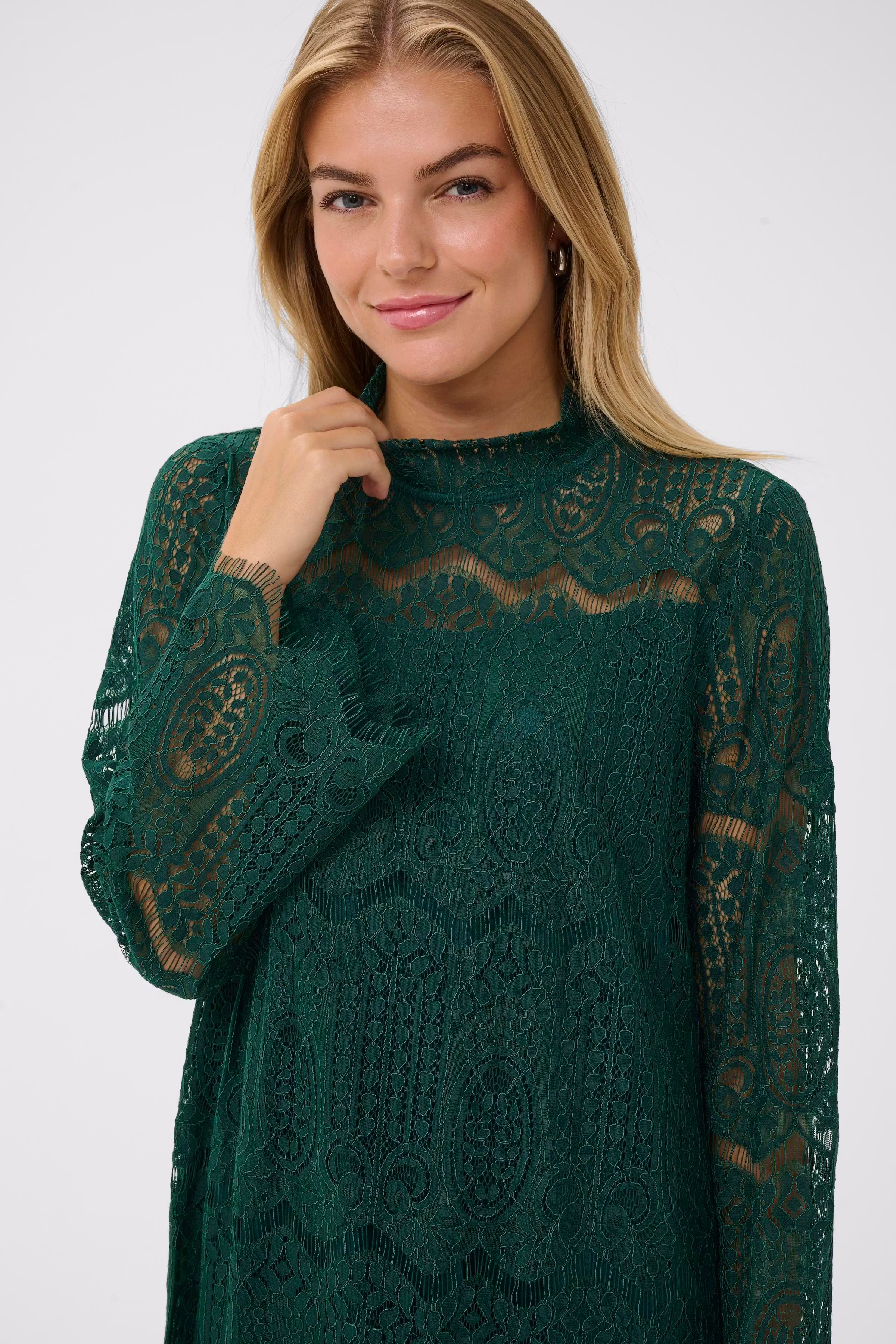 CUima Blondekjole LOOKBOOK DETAIL 50111346-195220