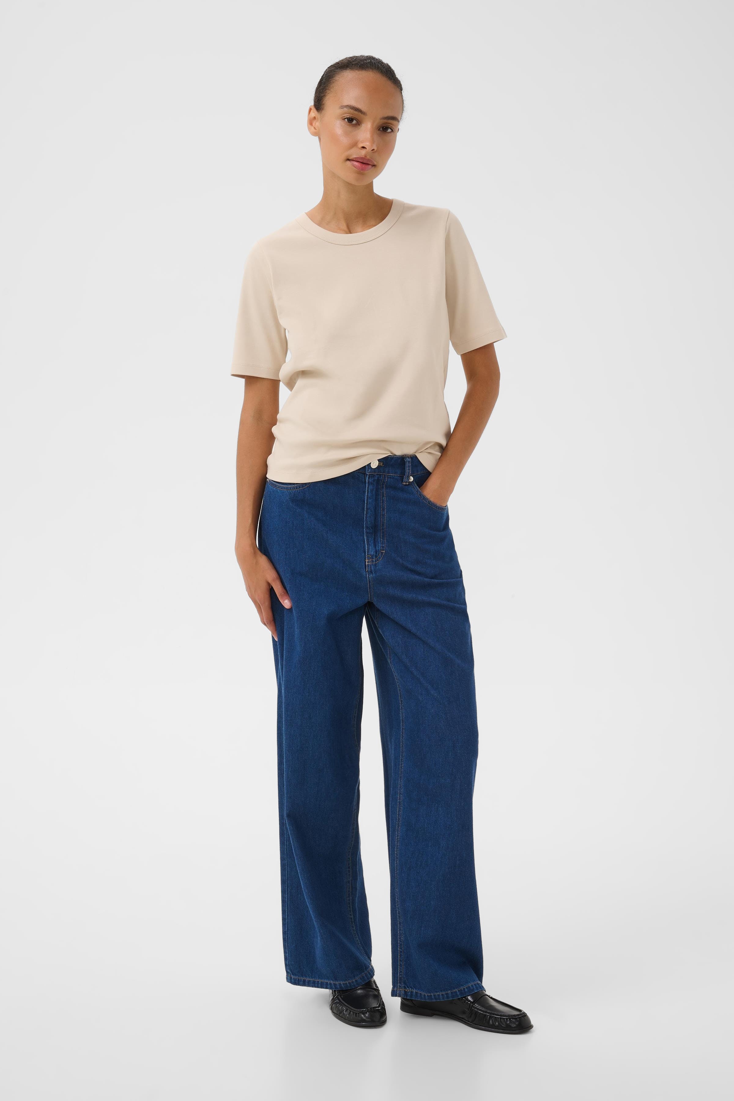 RatanaPW T-shirt LOOKBOOK FRONT 30309870-130400