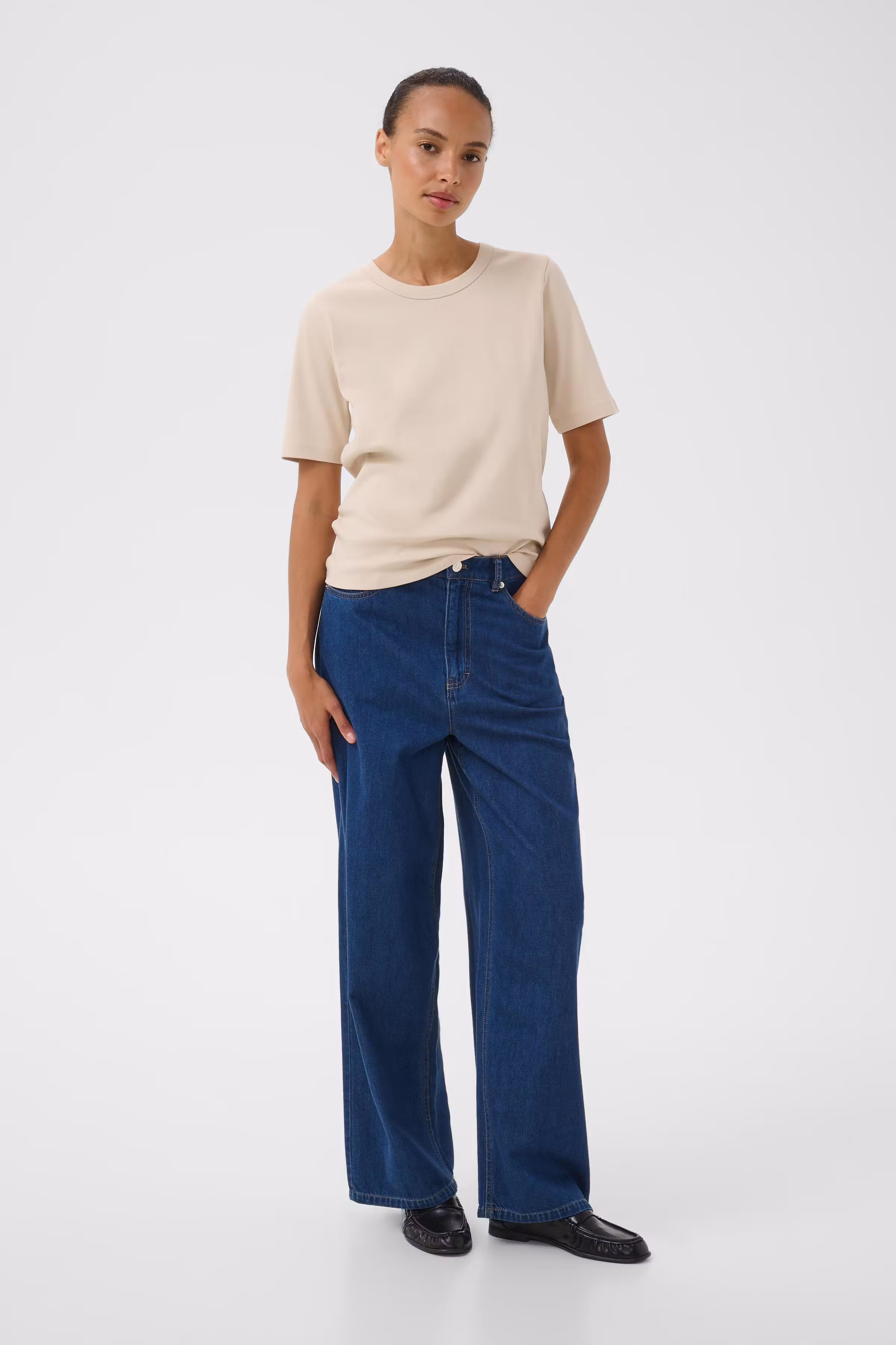RatanaPW T-shirt LOOKBOOK FRONT 30309870-130400