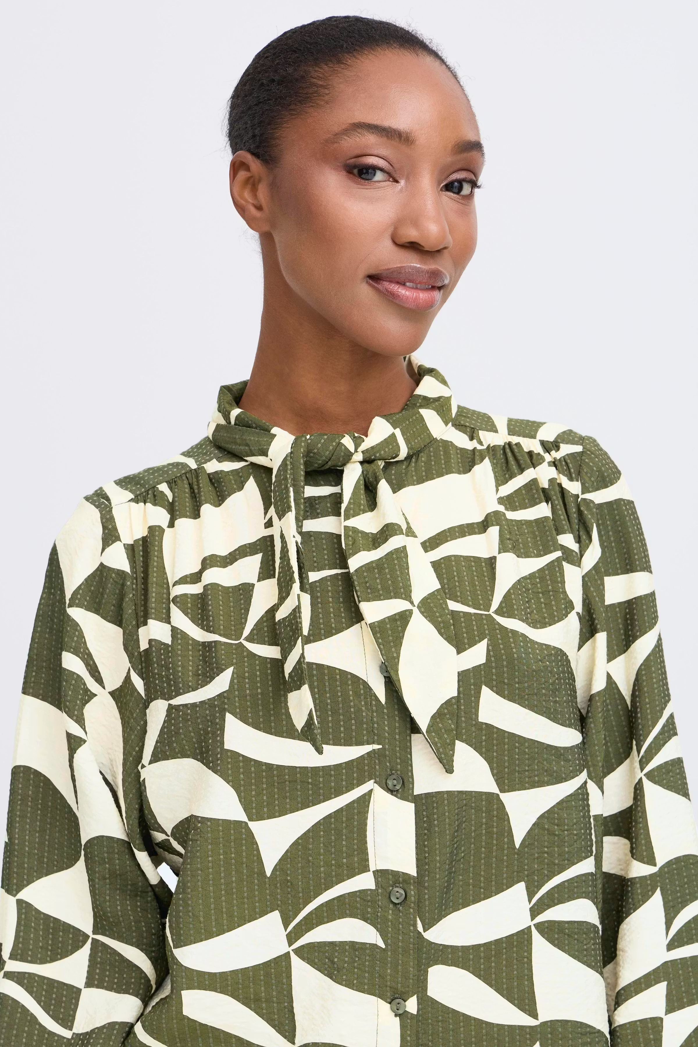 IHLISADORA Shirt LOOKBOOK DETAIL 20124286-900000701