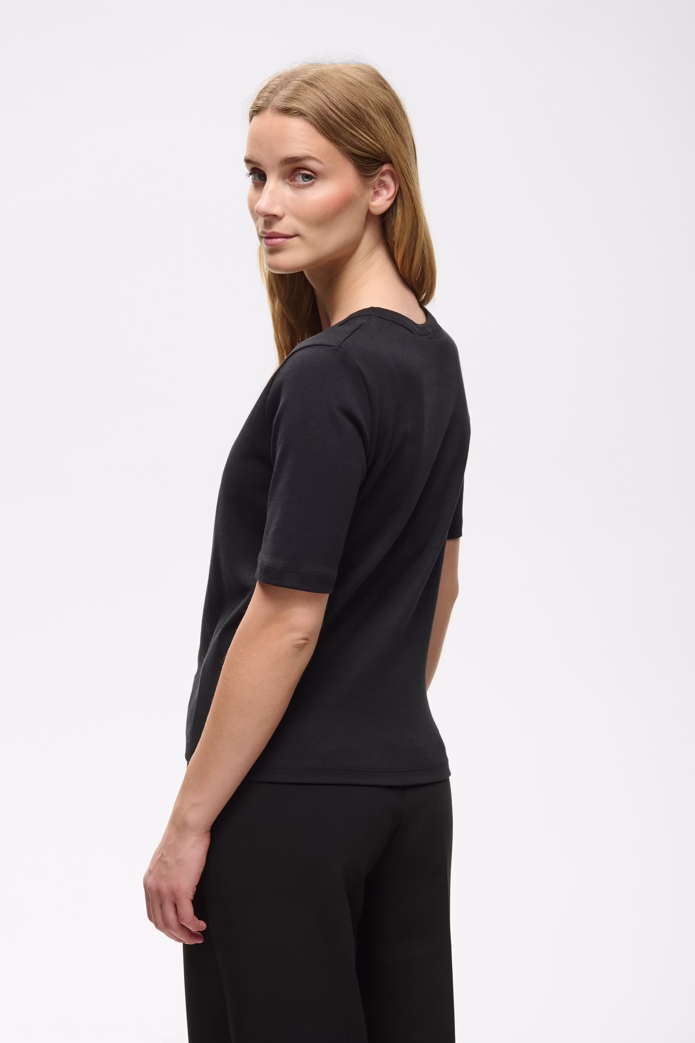 RatanaPW T-shirt LOOKBOOK BACK 30309870-194008