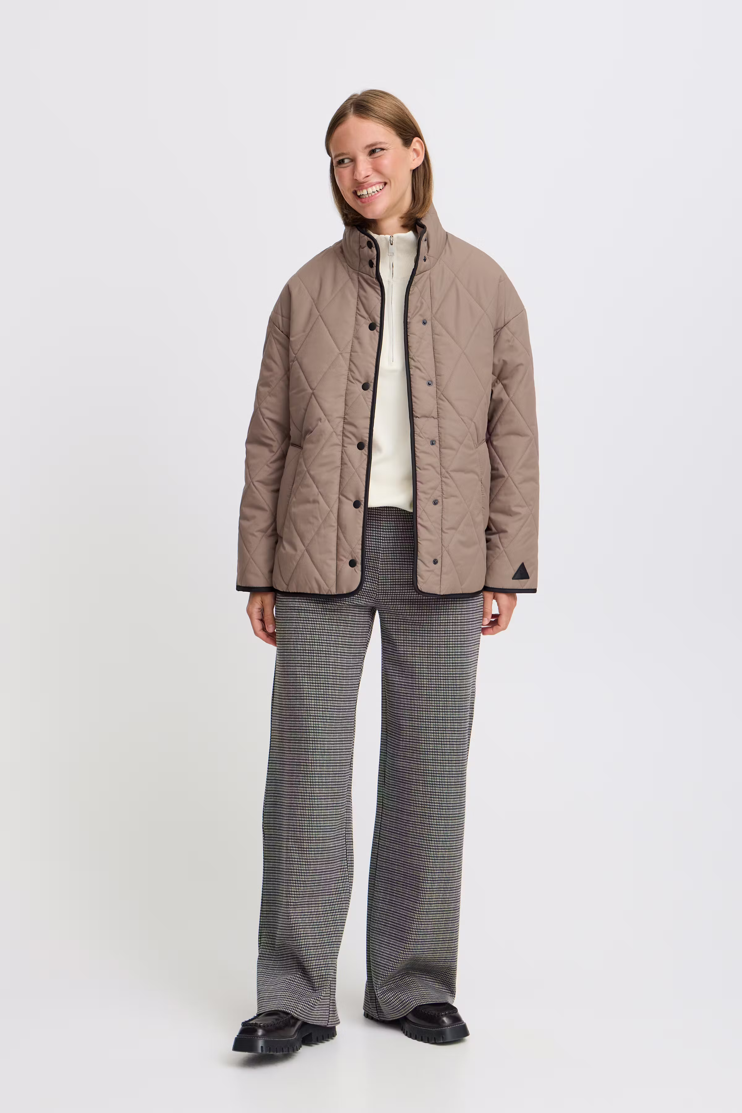 BYBELIS Yttertøy LOOKBOOK FRONT 20815107-181112