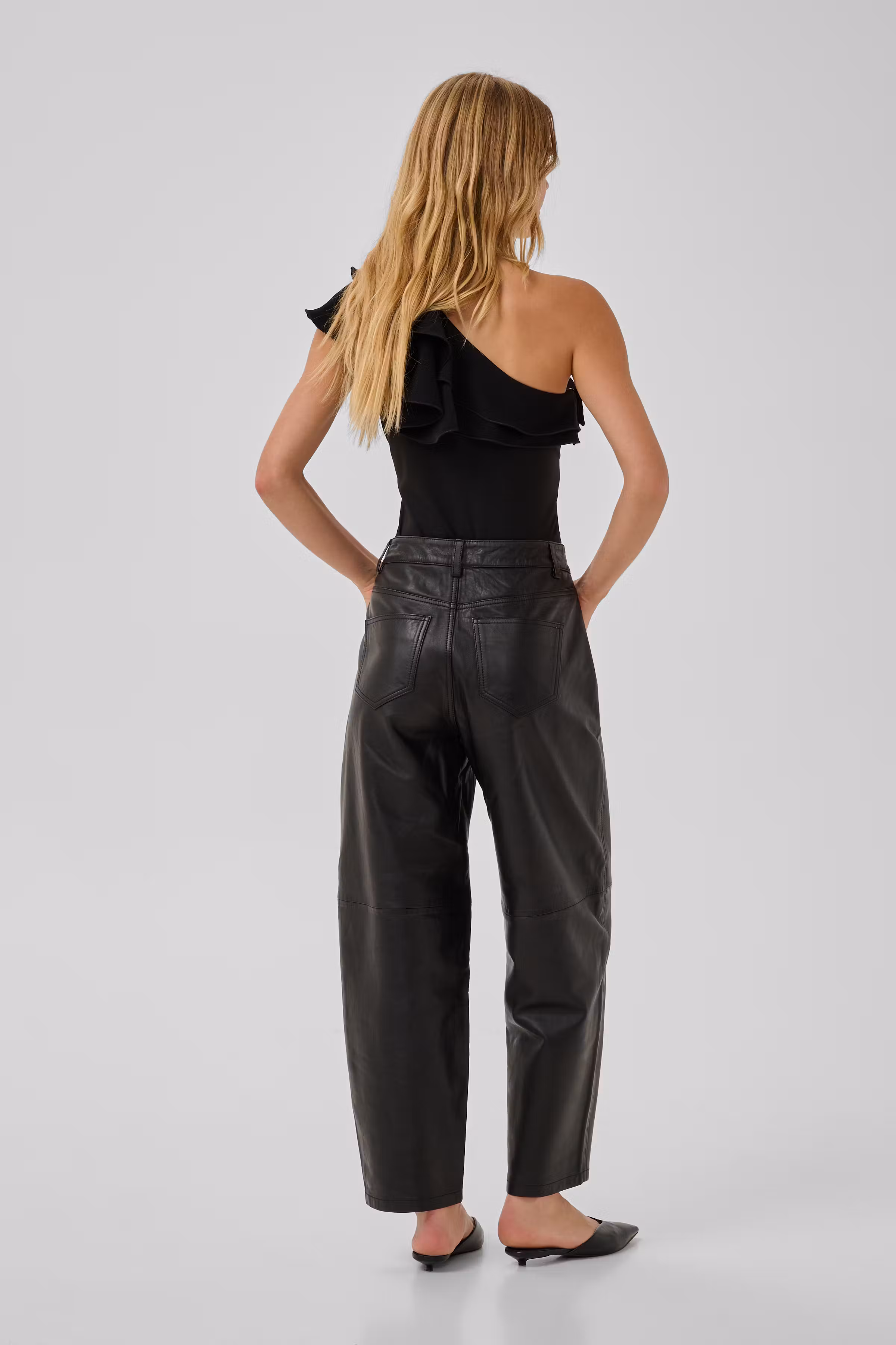 MWJackie Hose LOOKBOOK BACK 10705862-100031
