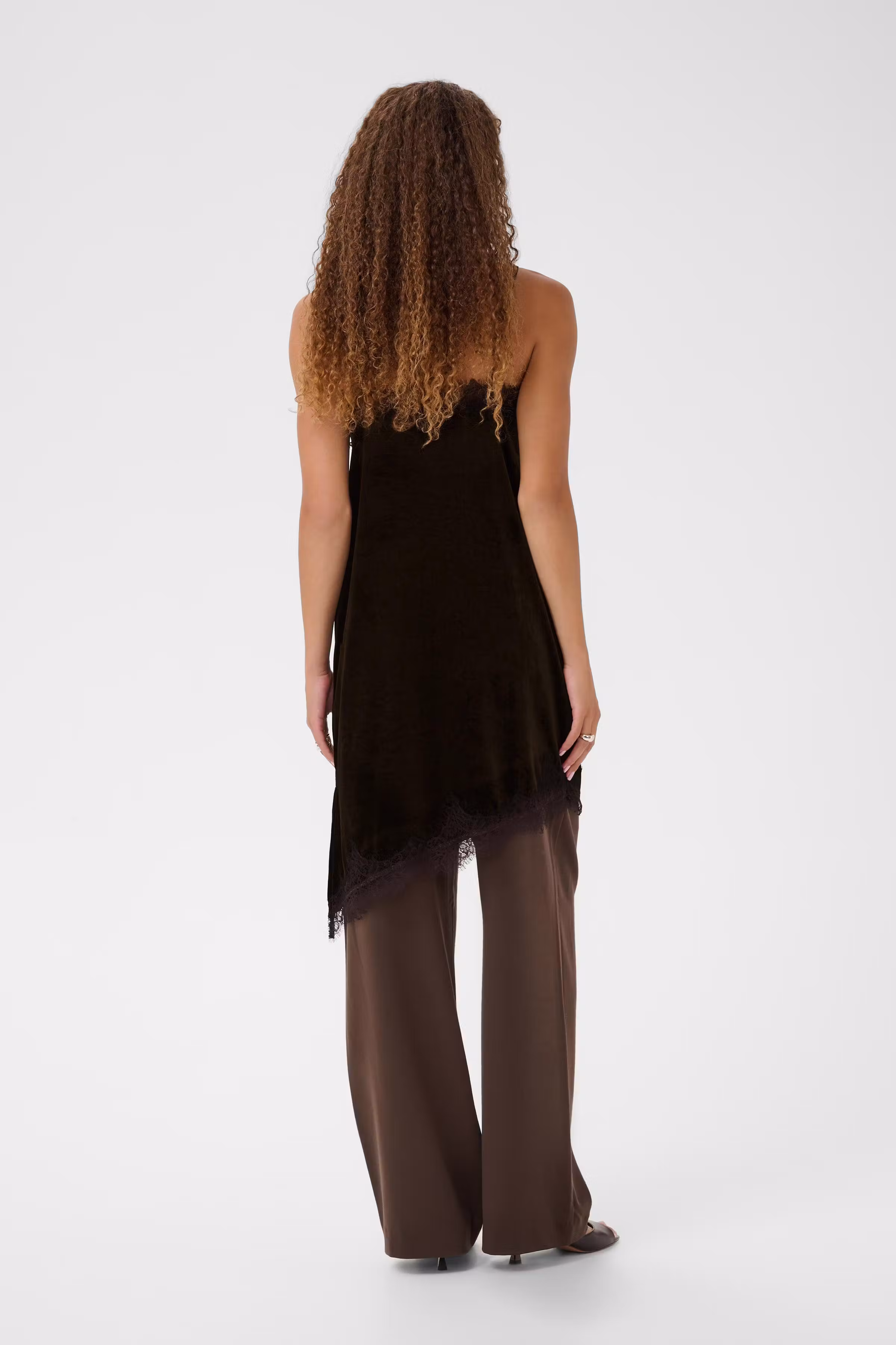 SvegaSZ Dress LOOKBOOK BACK 30515704-191419