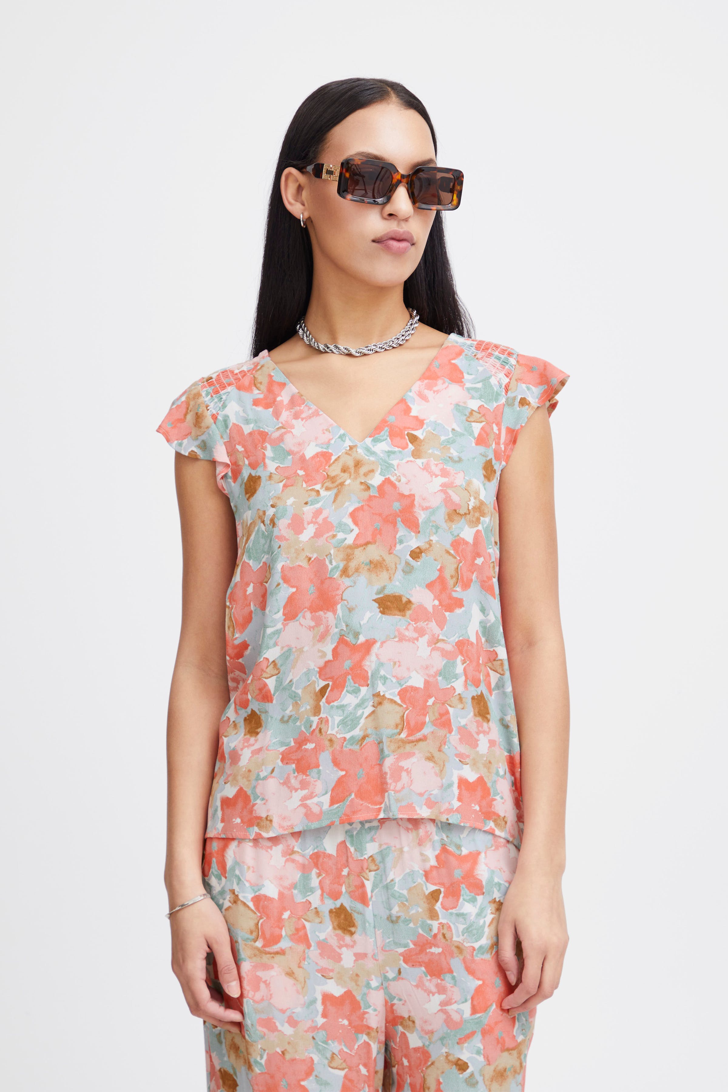 IHSANURA Bluse LOOKBOOK FRONT 20121266-203102