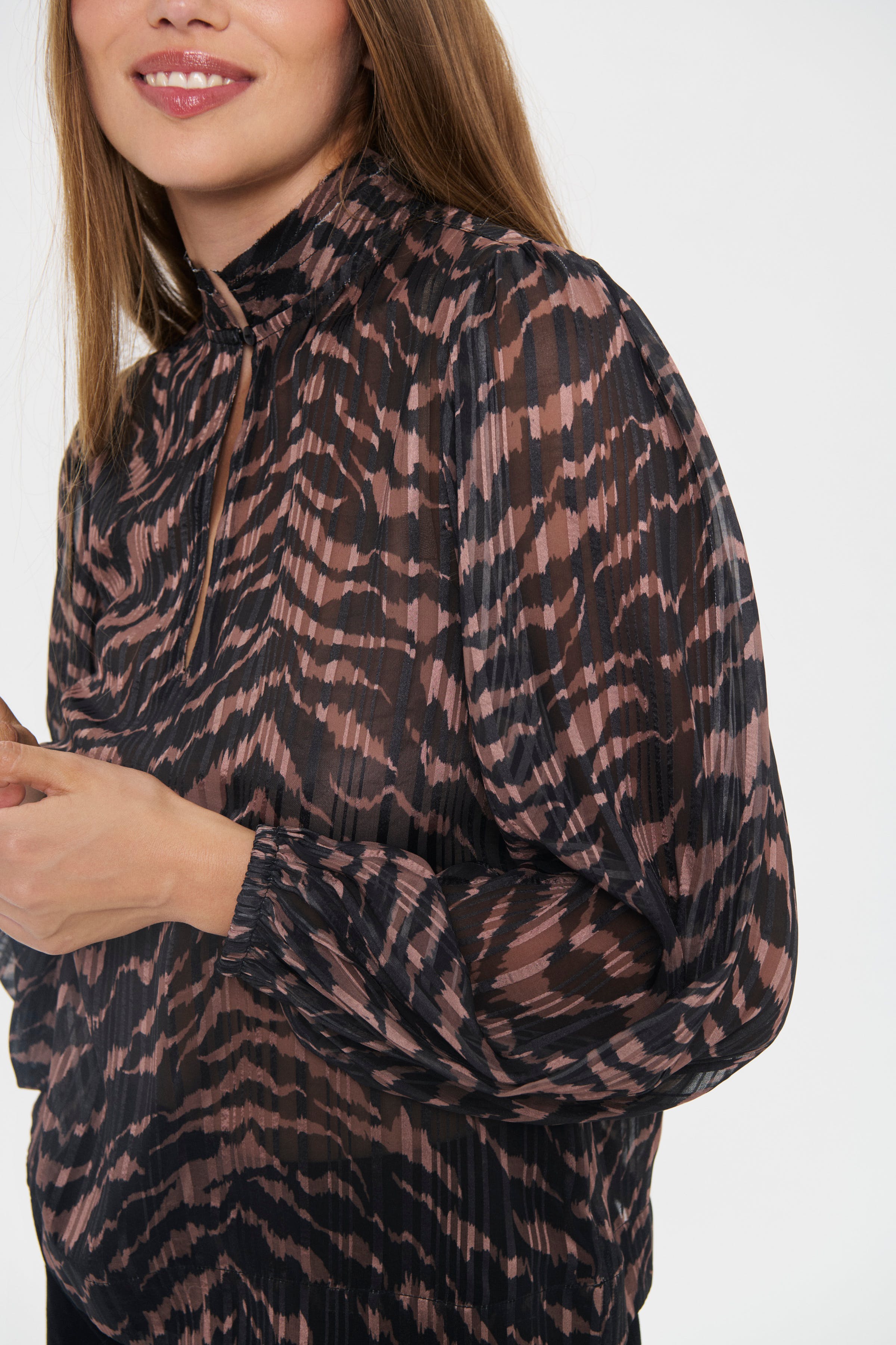 NestaSZ Bluse LOOKBOOK DETAIL 30514571-304346