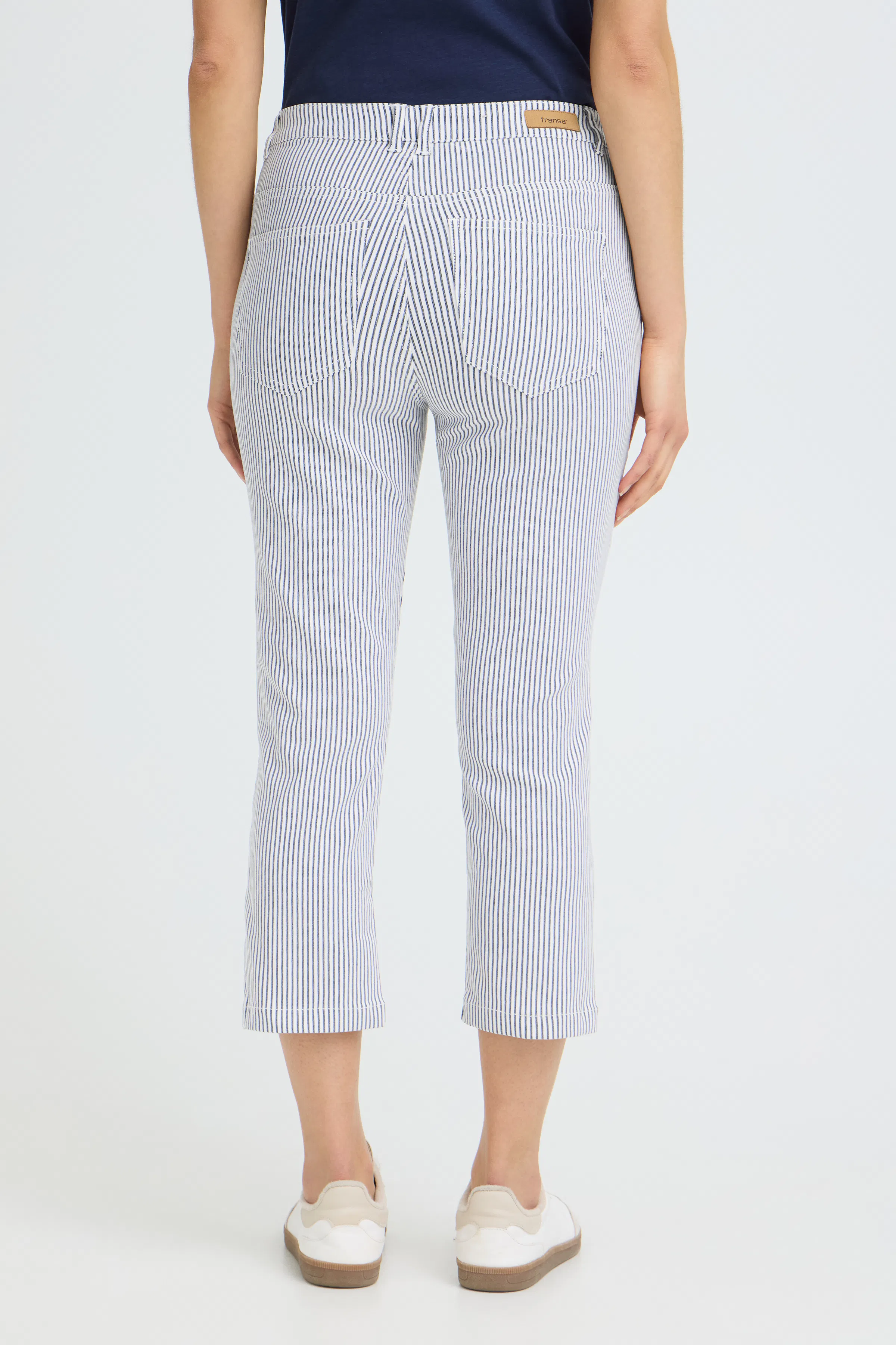 FRENA Caprihose LOOKBOOK BACK 20617767-203389