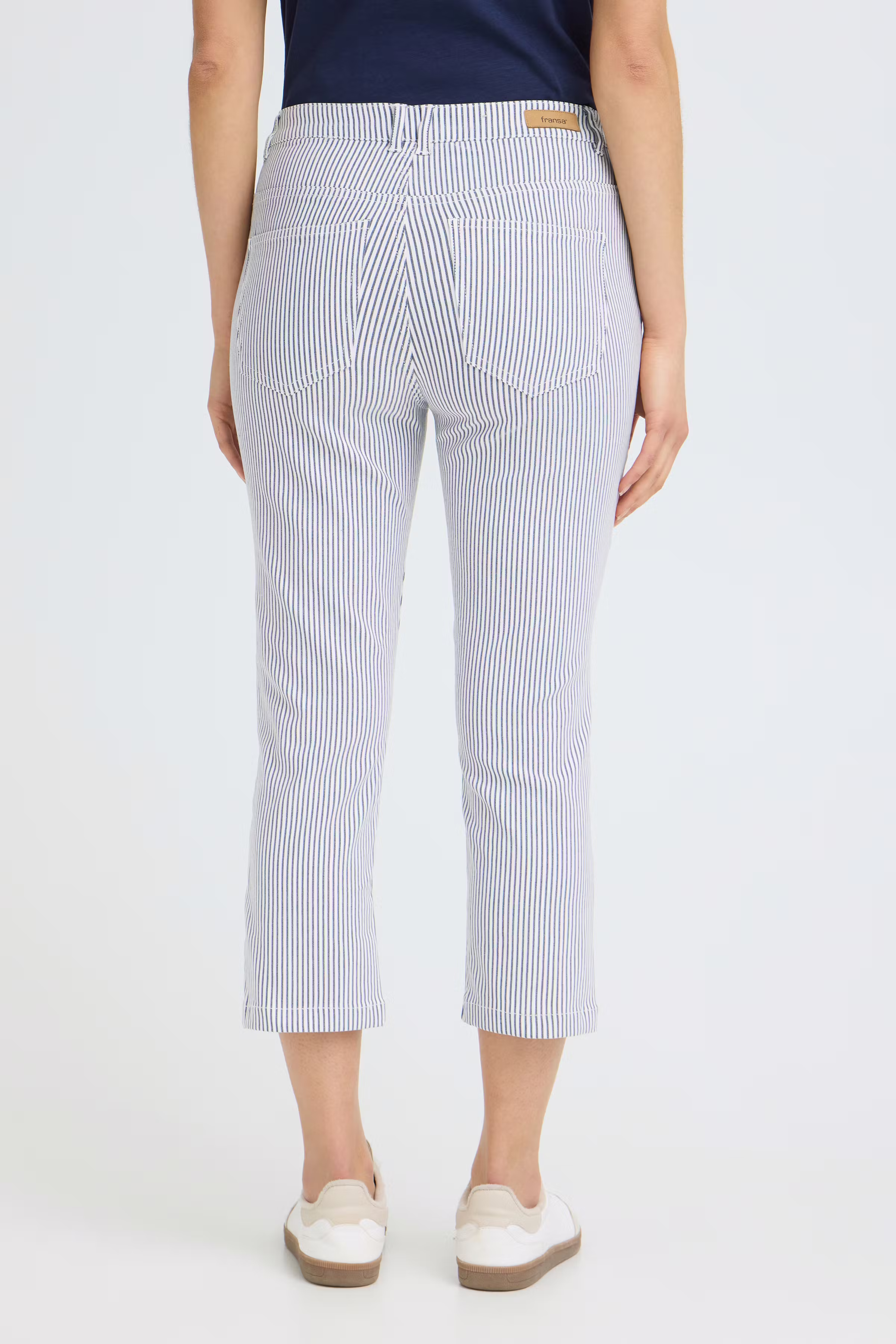 FRENA Capri pants LOOKBOOK BACK 20617767-203389