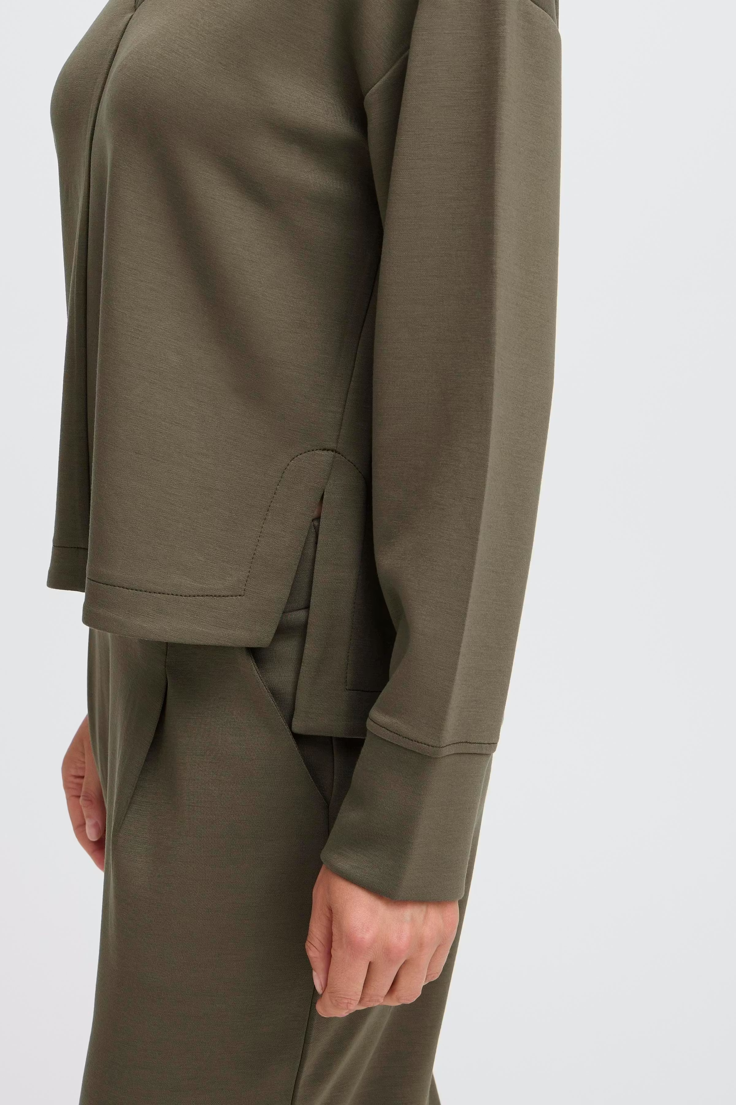 BYPUSTI Sweatshirt LOOKBOOK DETAIL 20818056-190510