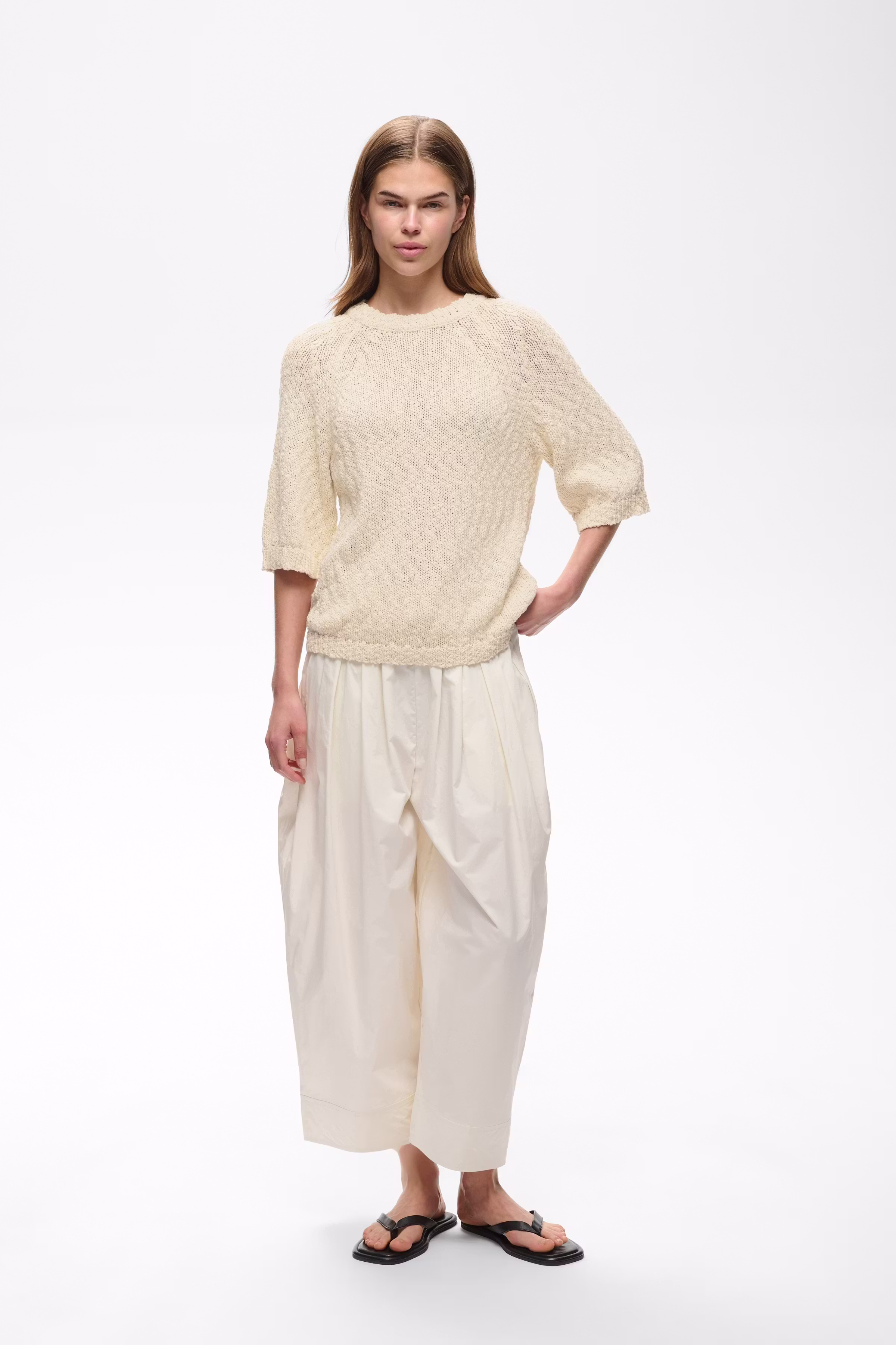 DAFNEIW Pullover LOOKBOOK FRONT 30112672-120601