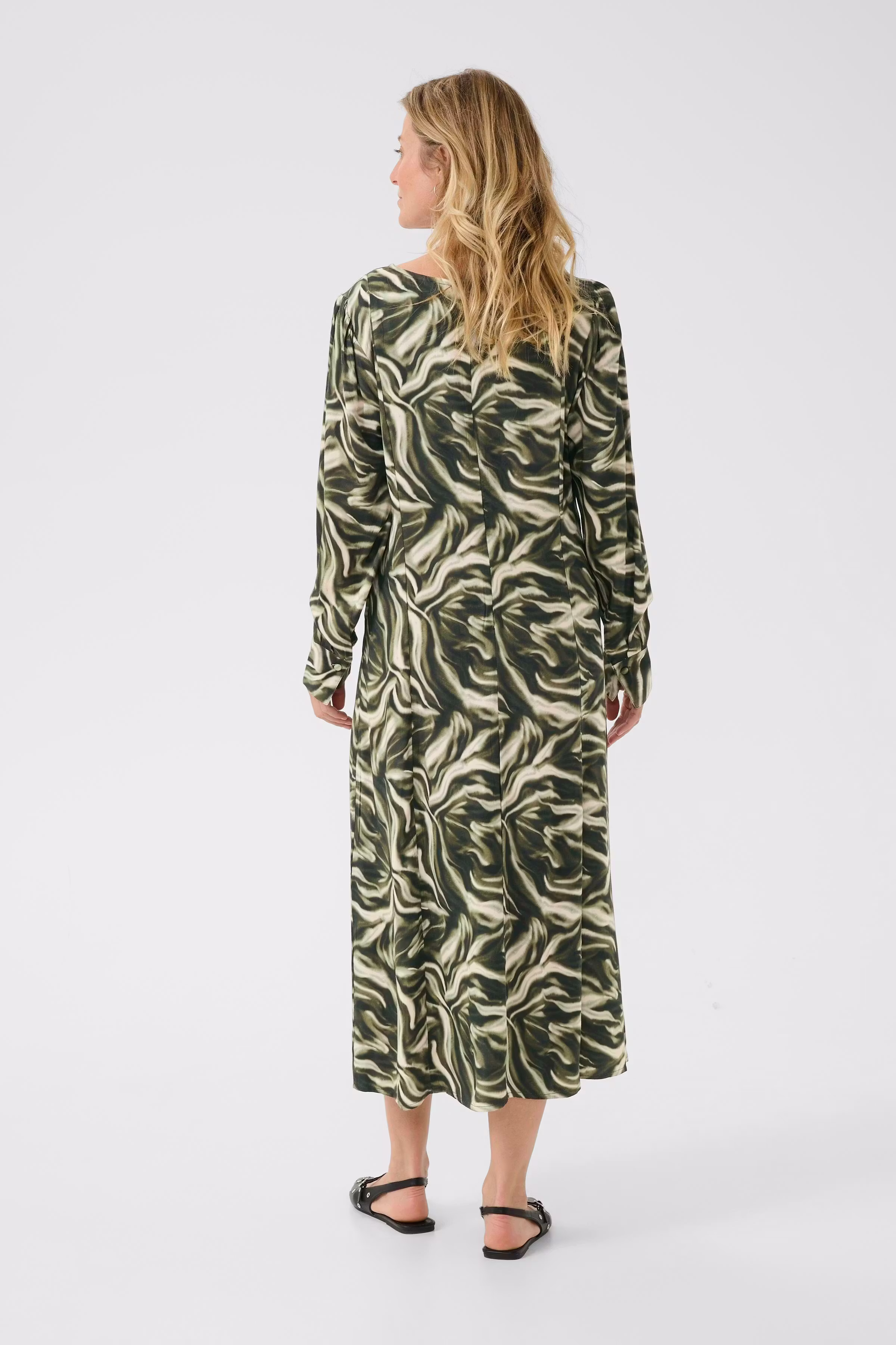 CRBeva Kleid LOOKBOOK BACK 10614163-108265