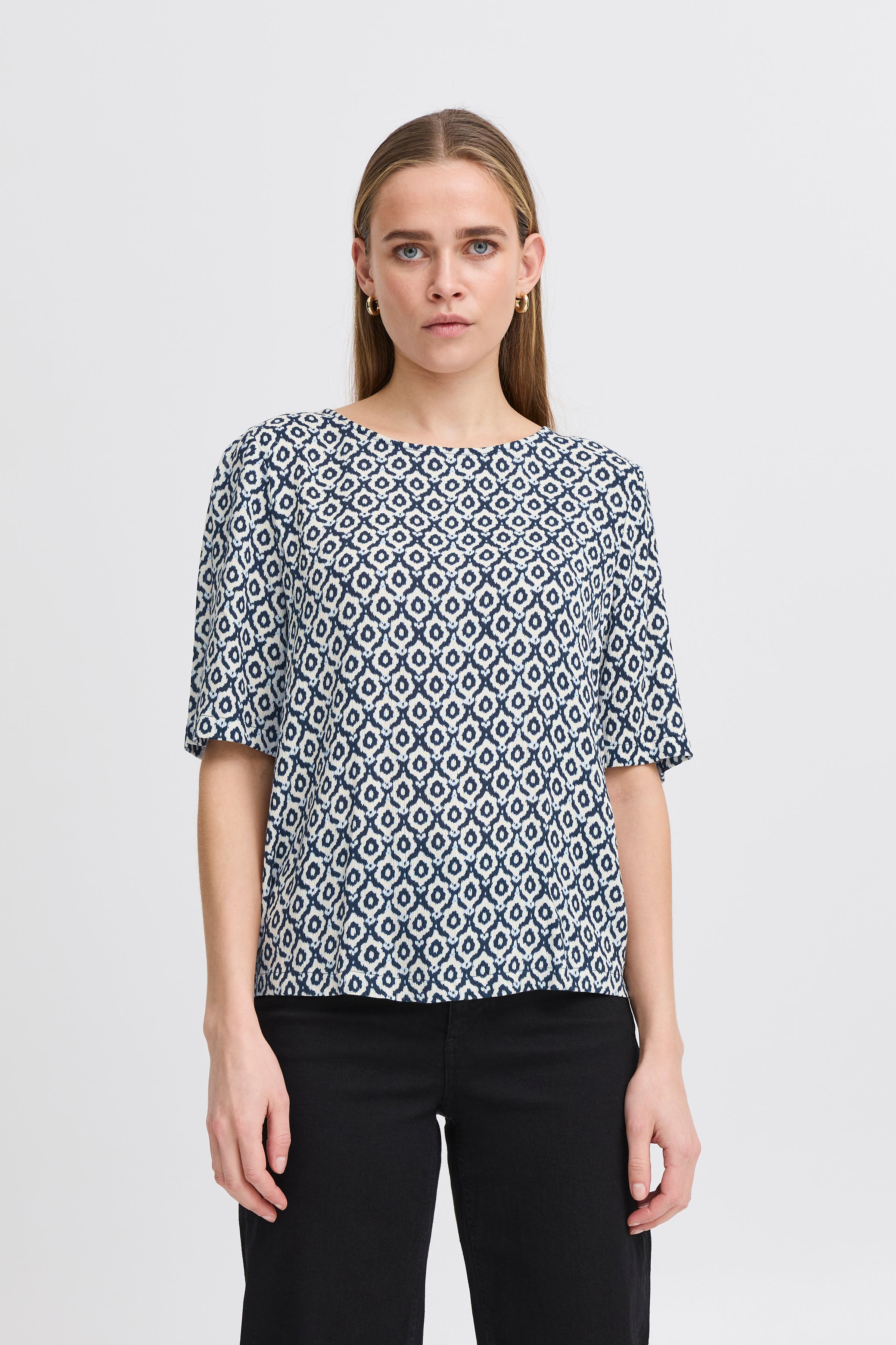 Blouse with short sleeve LOOKBOOK FRONT 20122971-204483