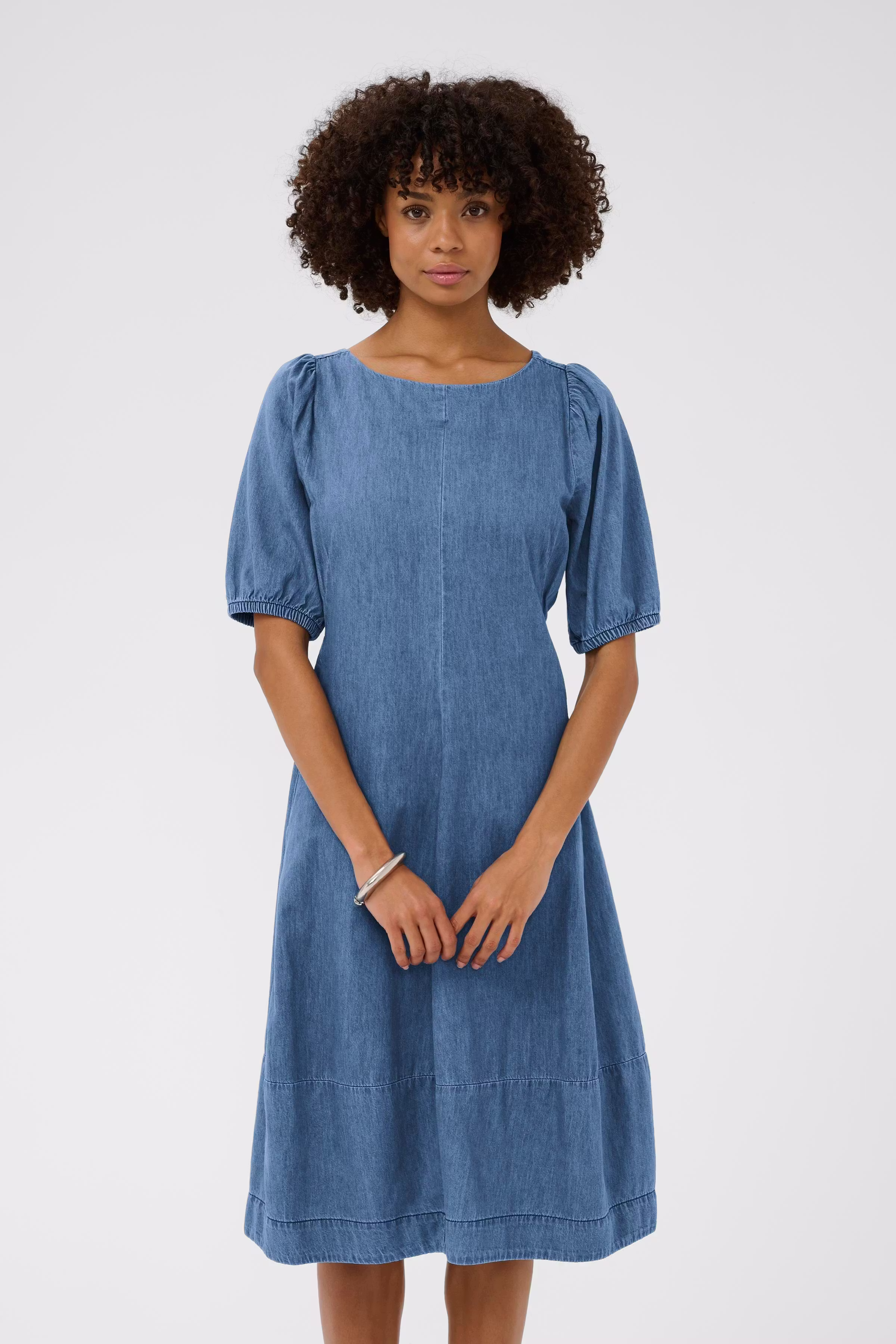 CUriva Kjole LOOKBOOK FRONT 50111525-500029