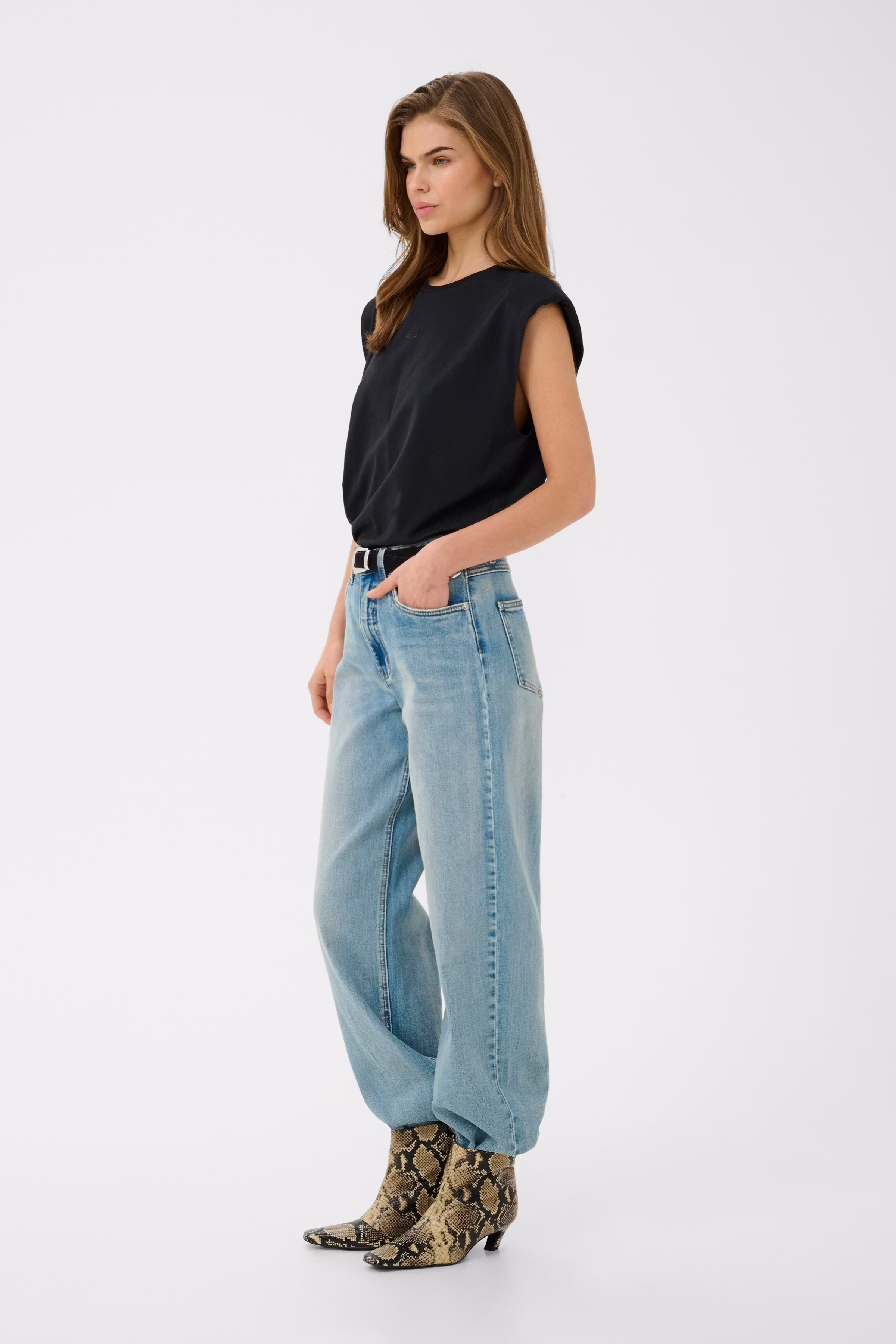 GZkathrin T-shirt LOOKBOOK FRONT 10911226-100017