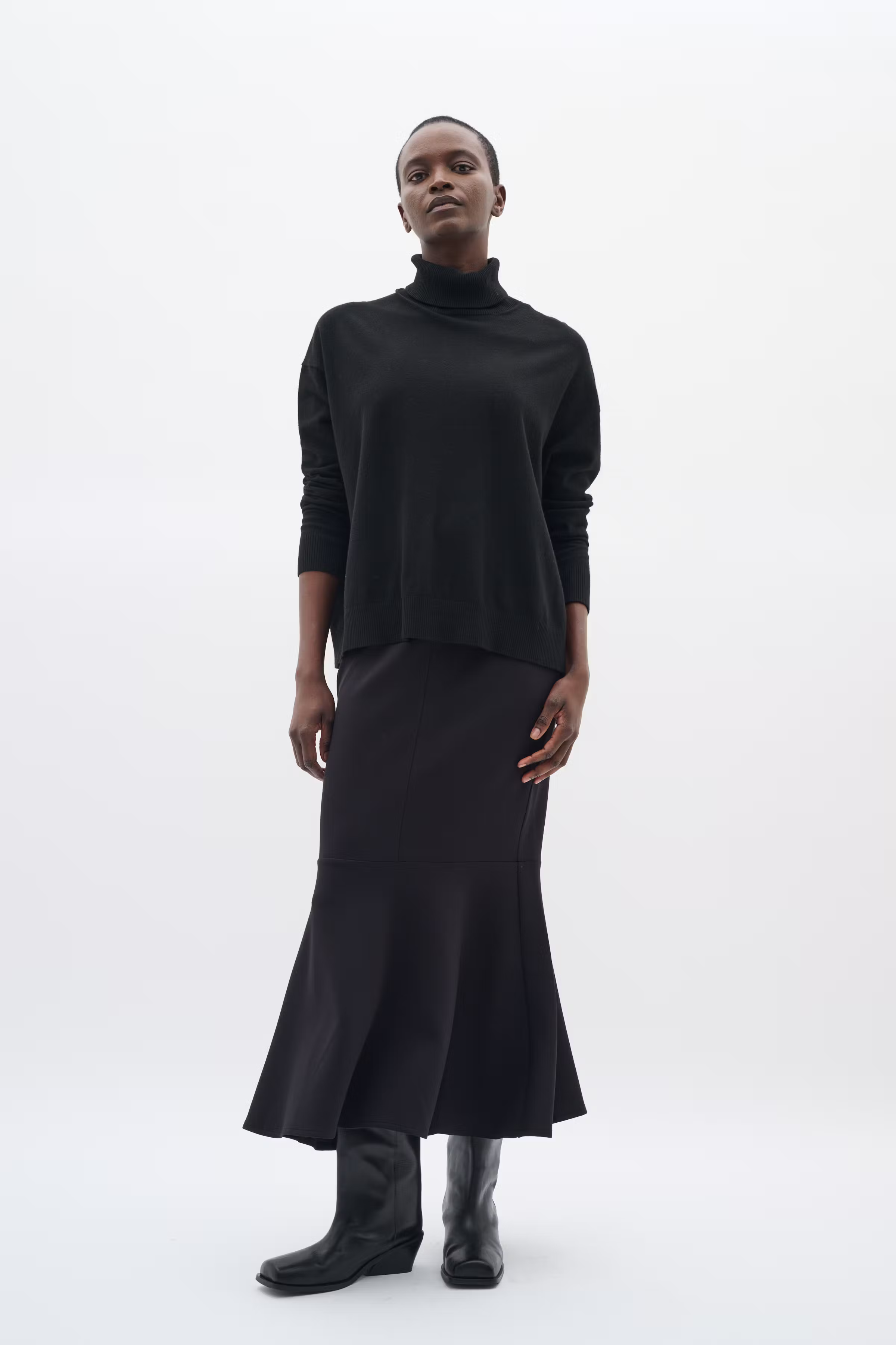 GleaIW Kellsie Turtleneck Pullover LOOKBOOK FRONT 30110934-194008