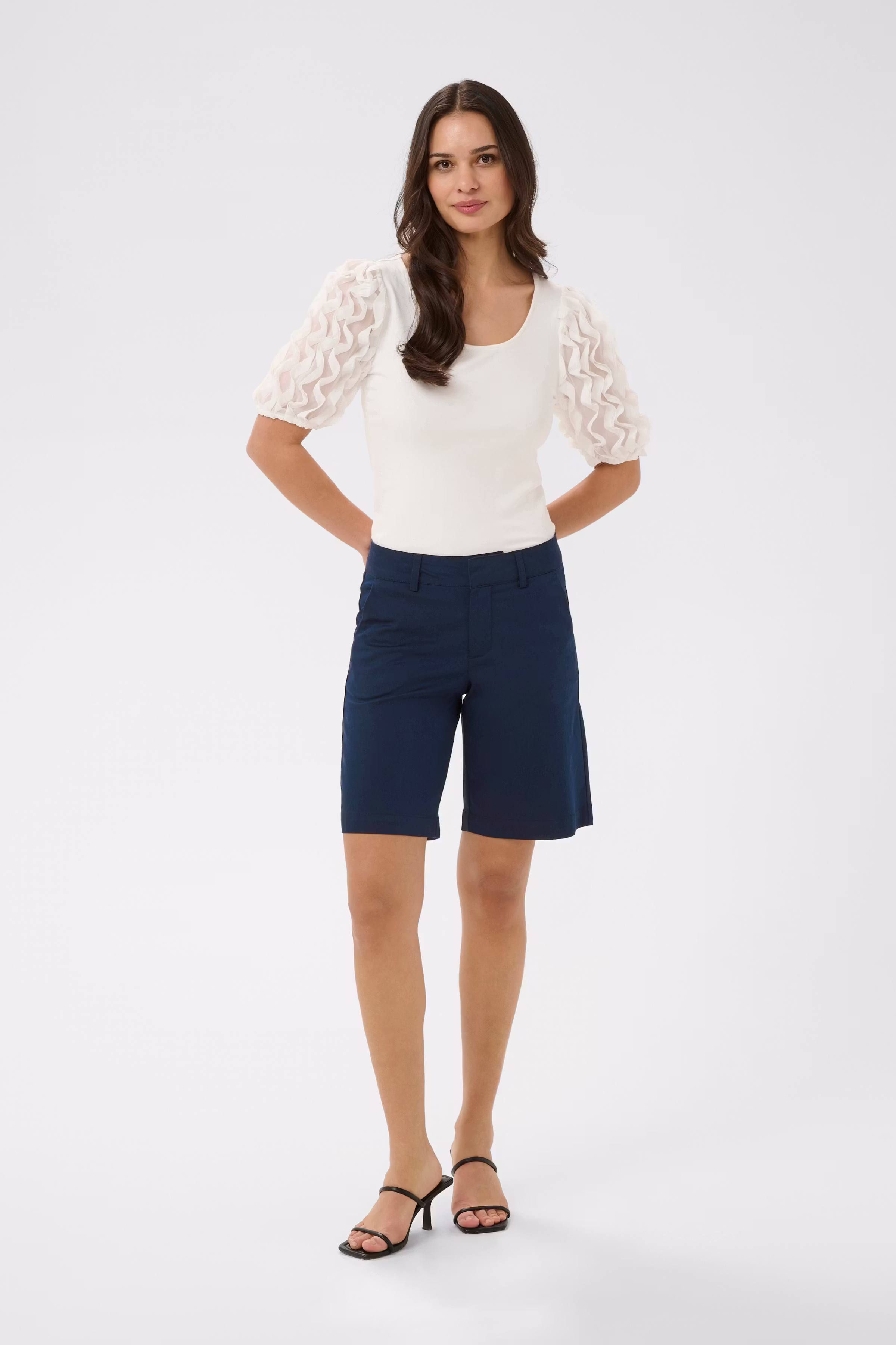 KAlea Shorts LOOKBOOK FRONT 10505457-194020