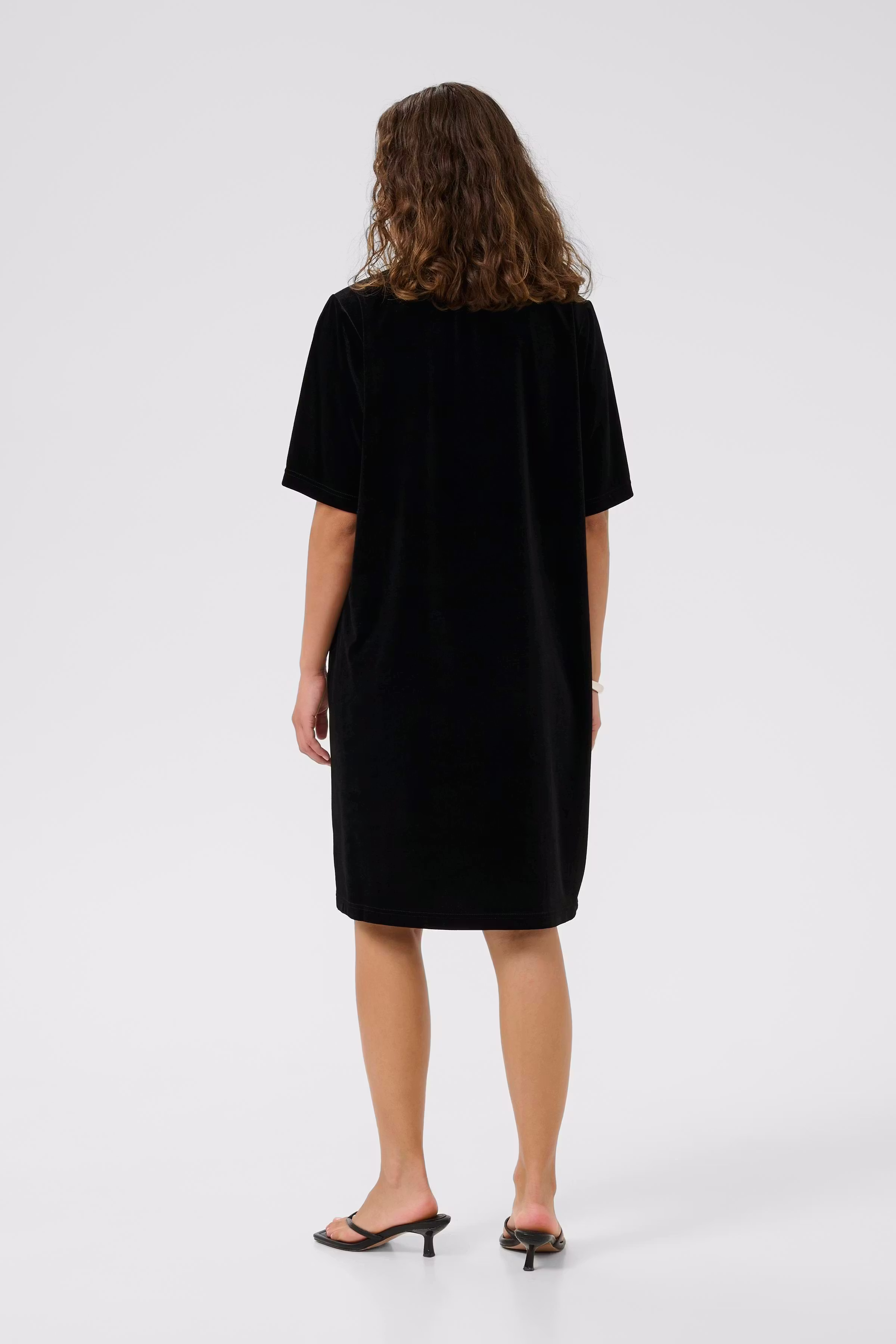 CUzoe velour dress LOOKBOOK BACK 50112495-500012