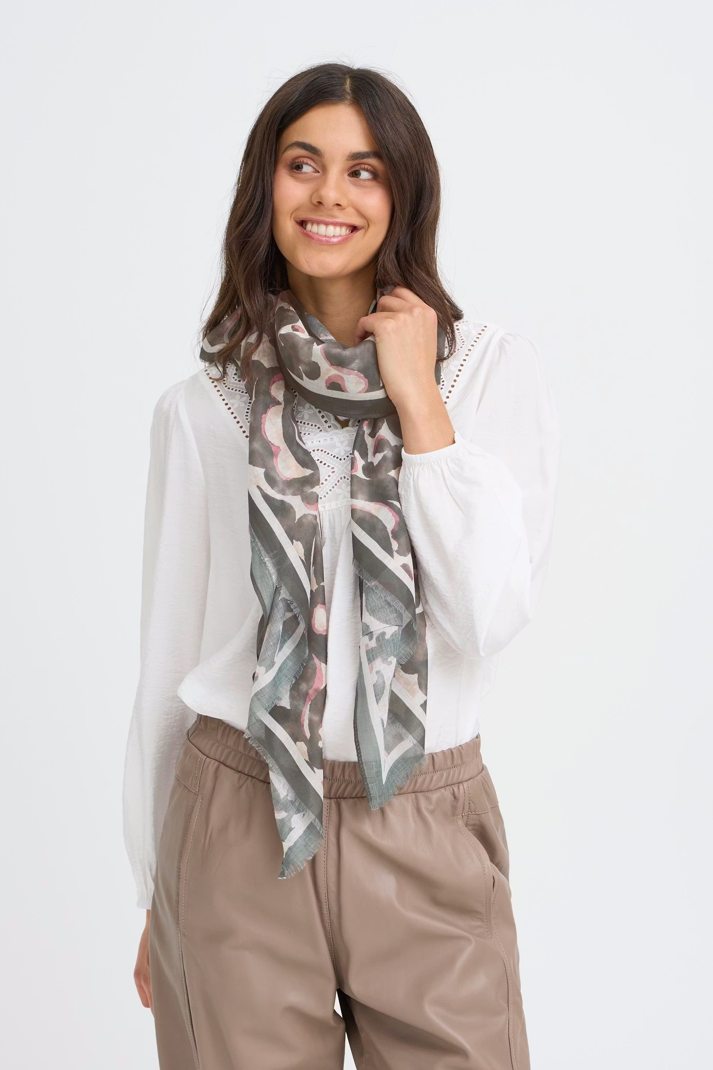 FRSANNI Tørklæde LOOKBOOK FRONT 20617647-900004461