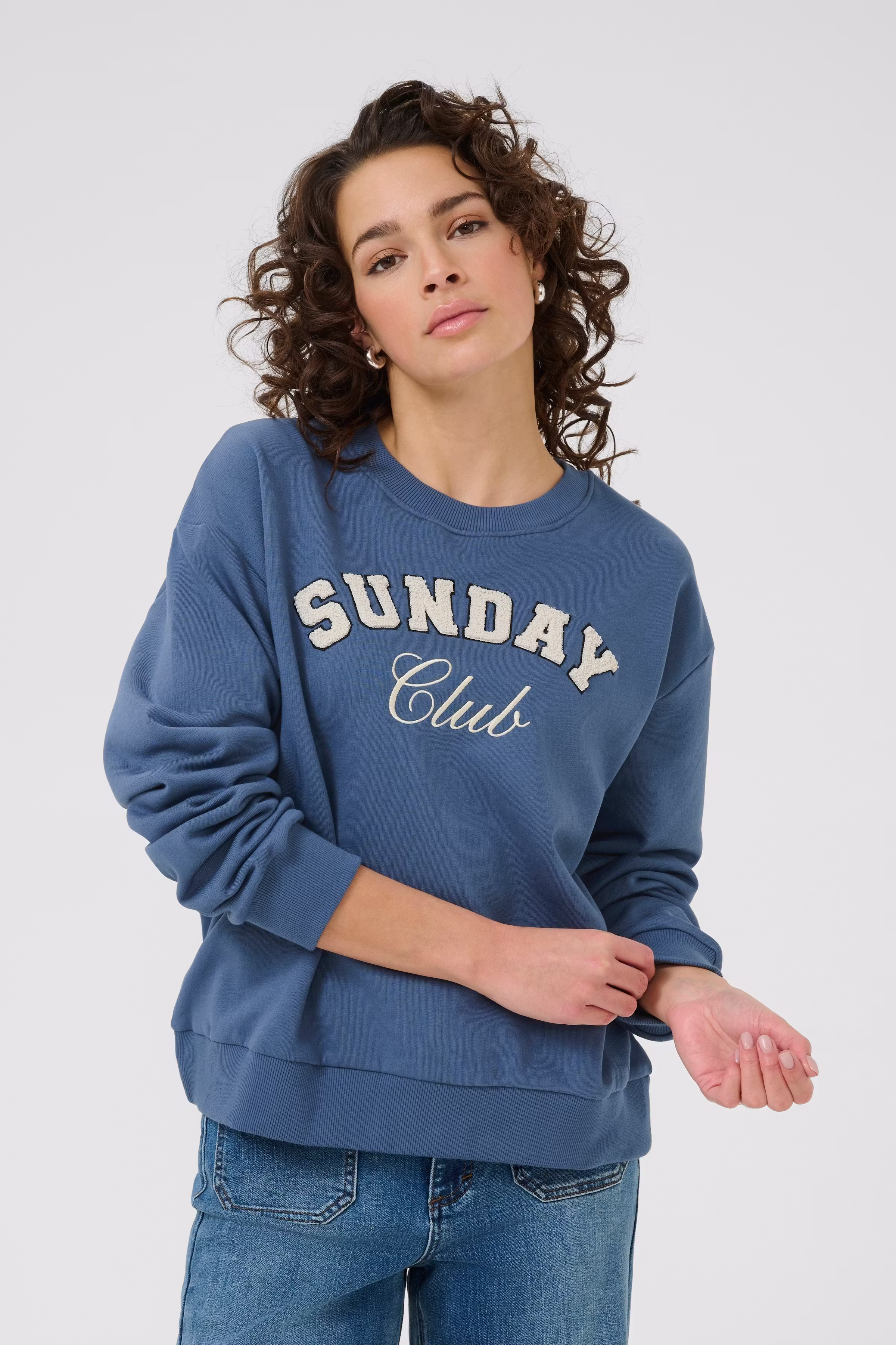 KAelenora Sweatshirt LOOKBOOK FRONT 10510672-108315