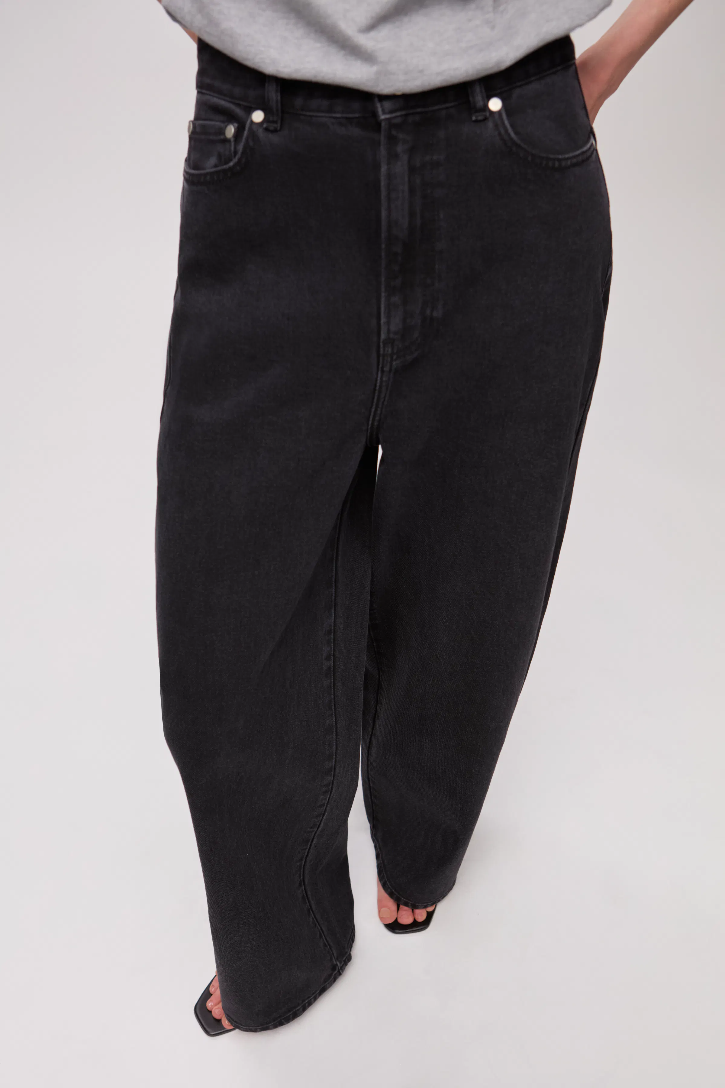 IOPanna Jeans LOOKBOOK FRONT 30600161-BK999