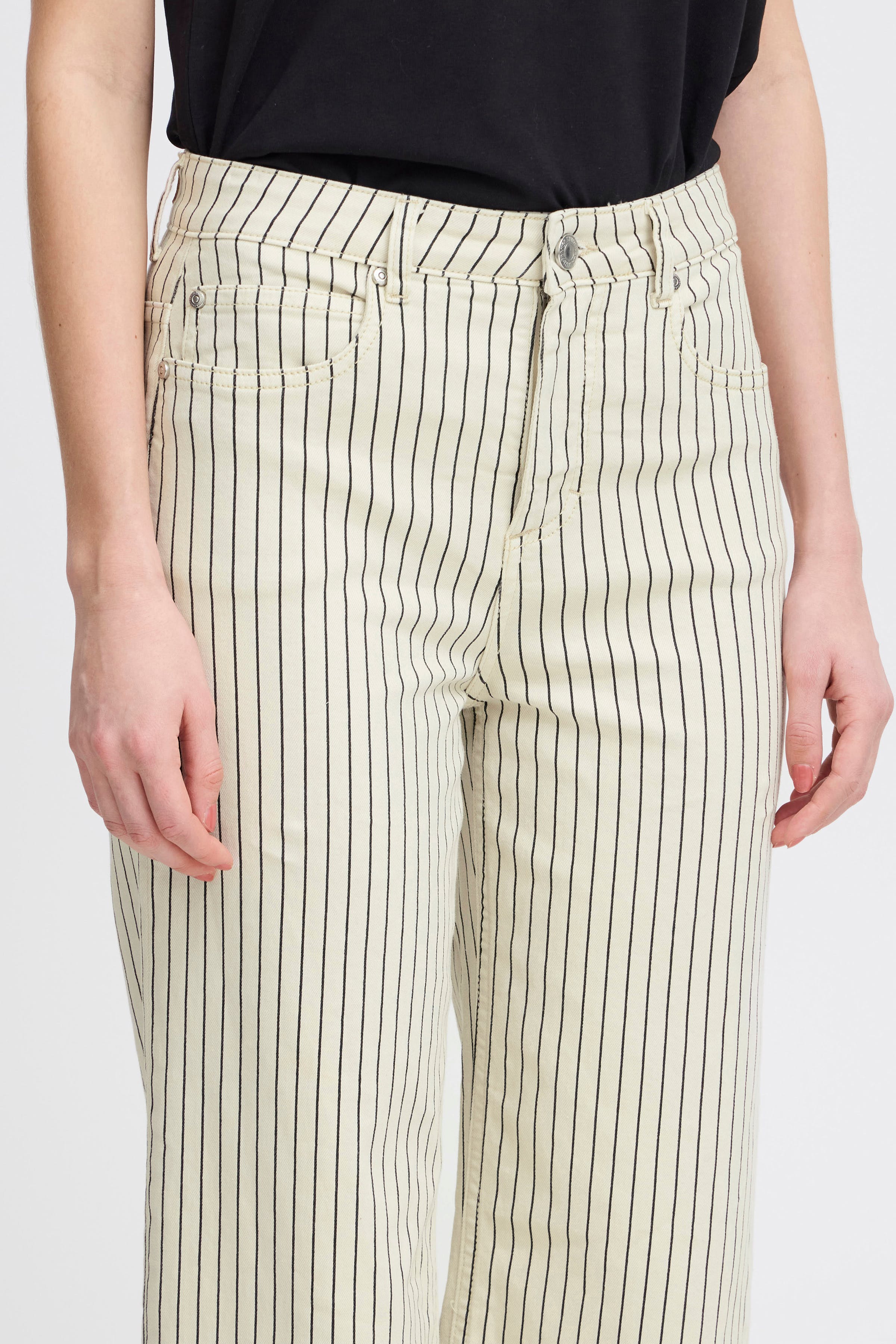 FRLINA Hose LOOKBOOK DETAIL 20613880-203359