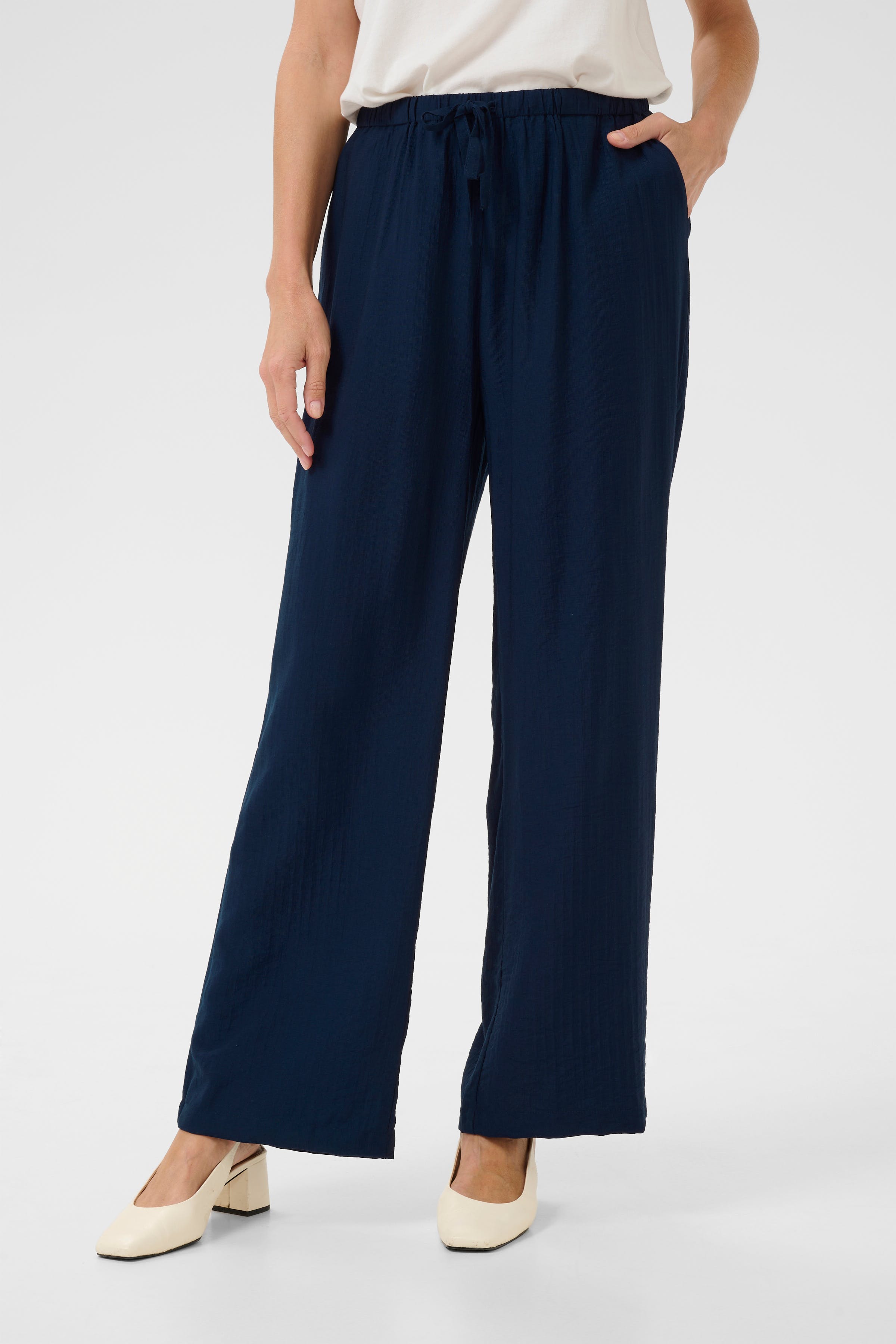 CRLori Byxor LOOKBOOK FRONT 10612609-193923