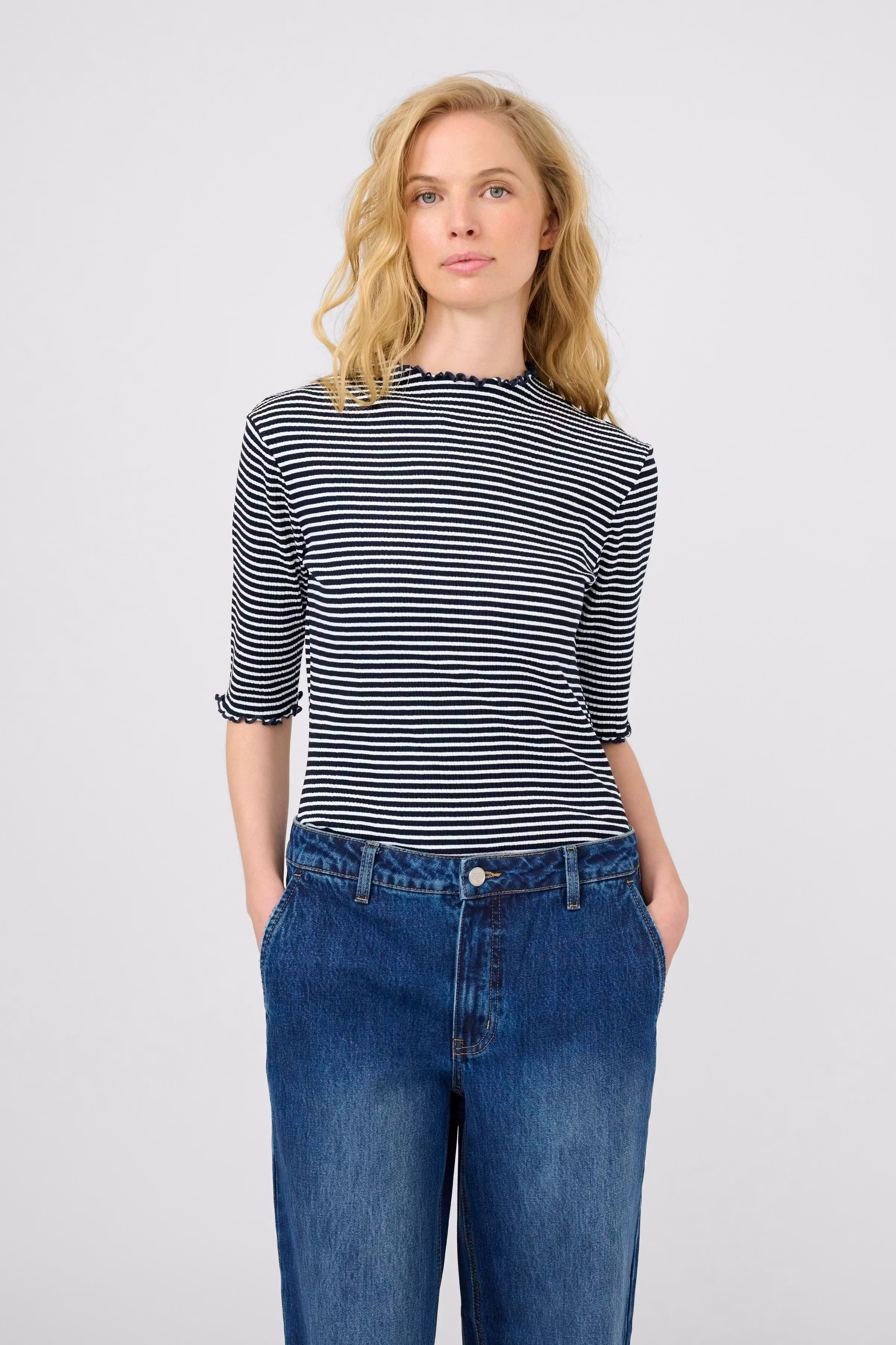 CandaceKB T-shirt LOOKBOOK FRONT 10103631-101949