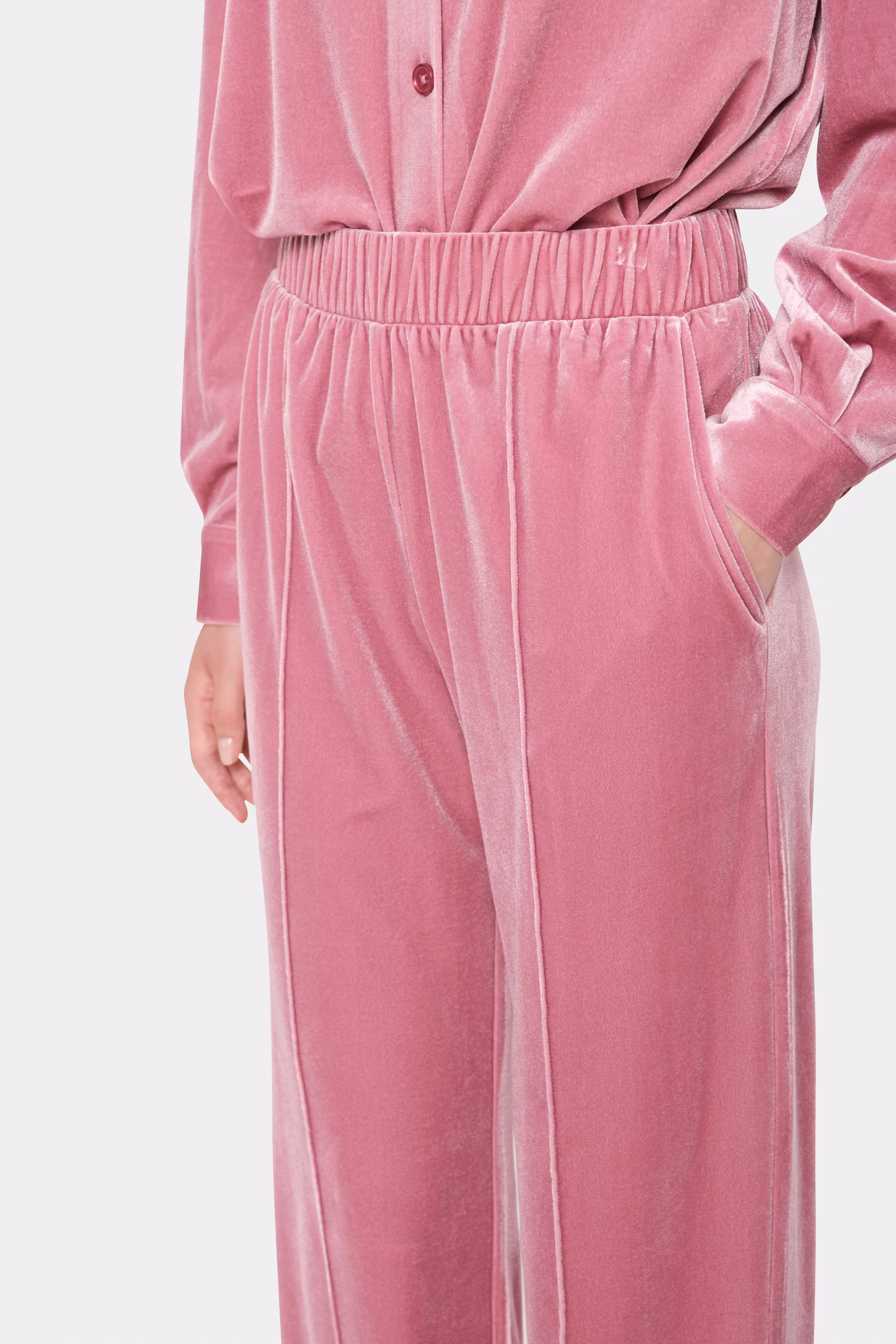 HenrikaSZ Velvet Hose LOOKBOOK DETAIL 30513618-161710