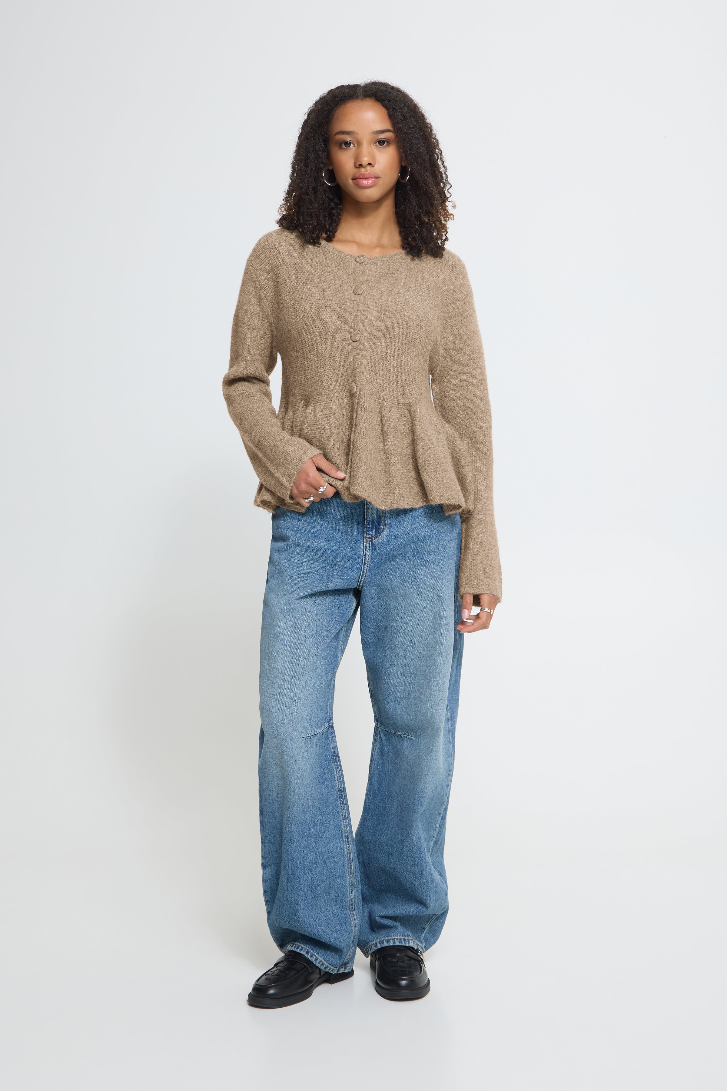 IHKAMARA Cardigan LOOKBOOK FRONT 20126221-171212