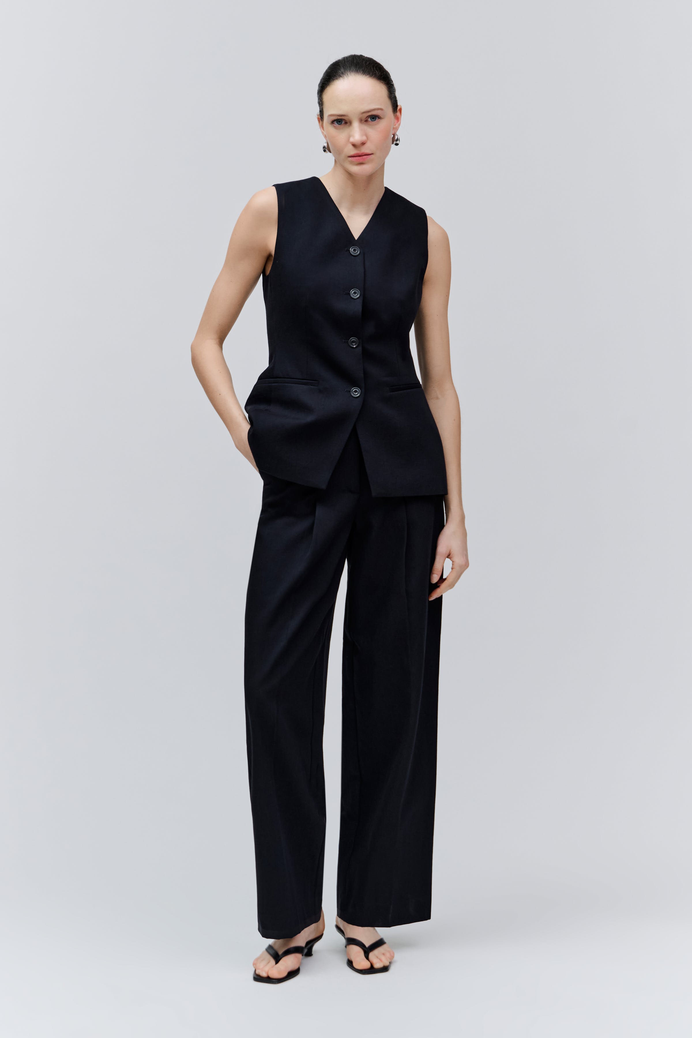 JUNIPER Väst LOOKBOOK FRONT 30600713-BK999